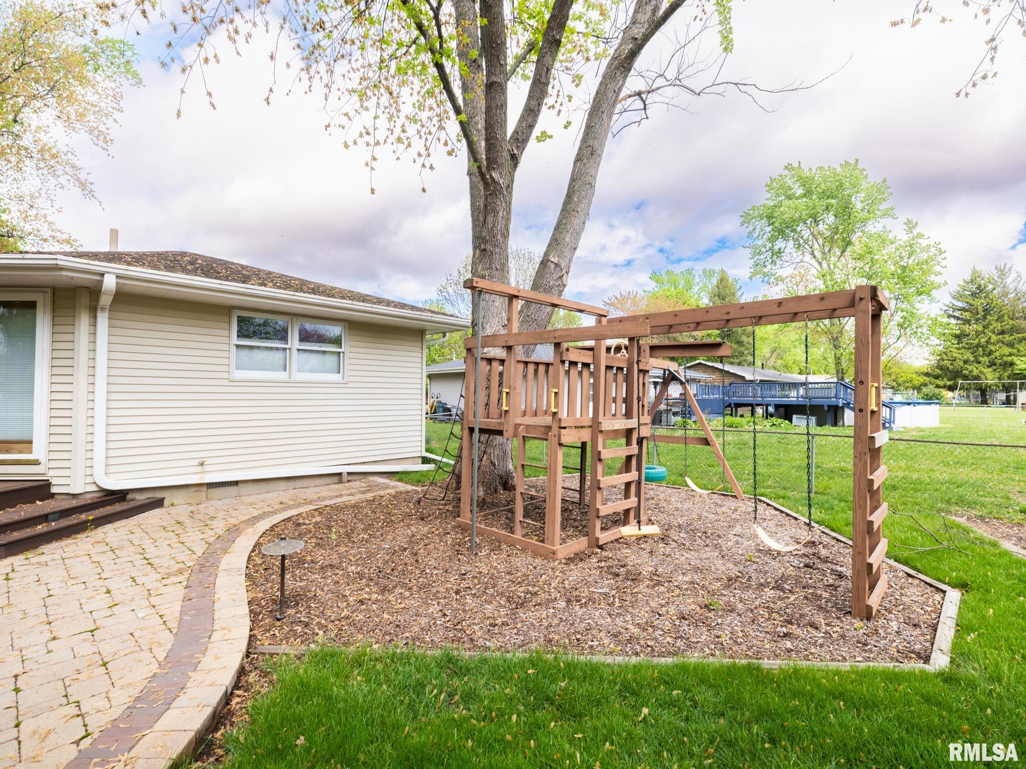 208 E Glendale Street, Manito, Illinois image 9
