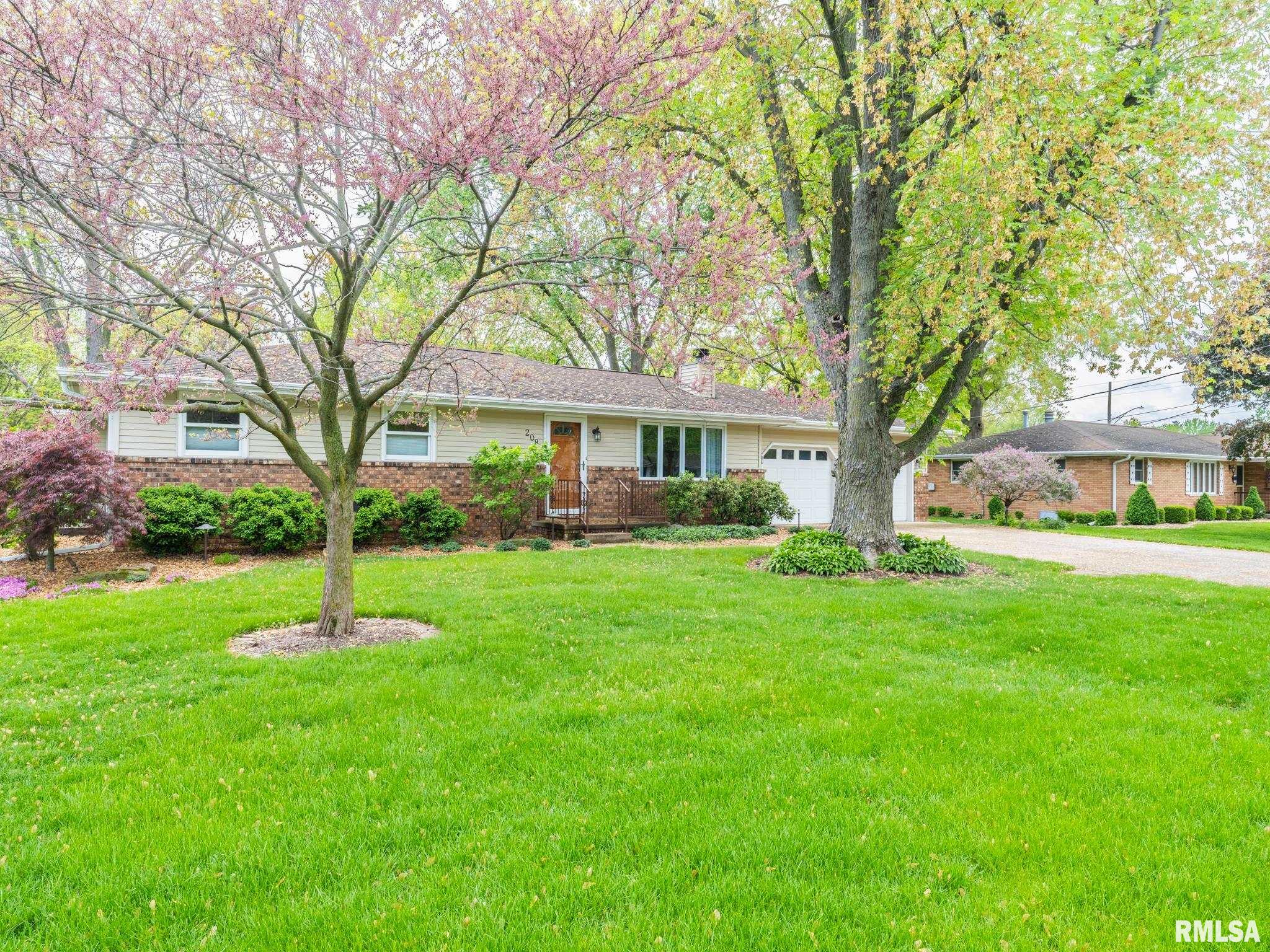 208 E Glendale Street, Manito, Illinois image 3