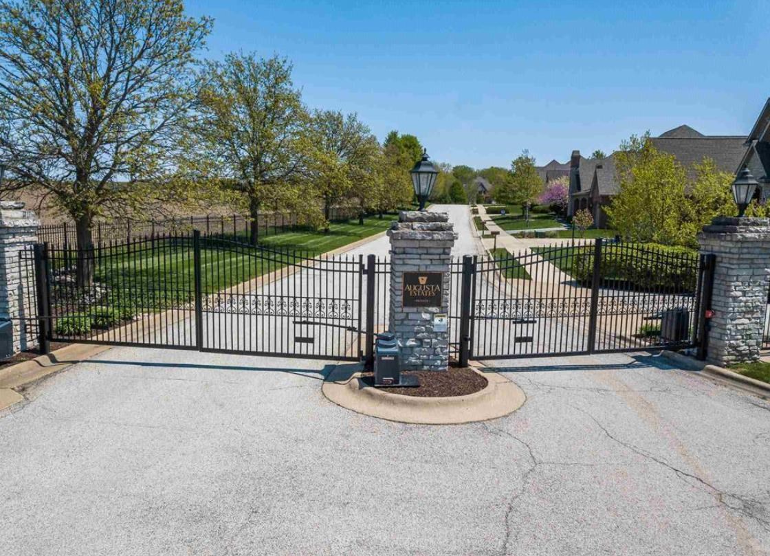 2247 W Augusta Drive, Dunlap, Illinois image 4
