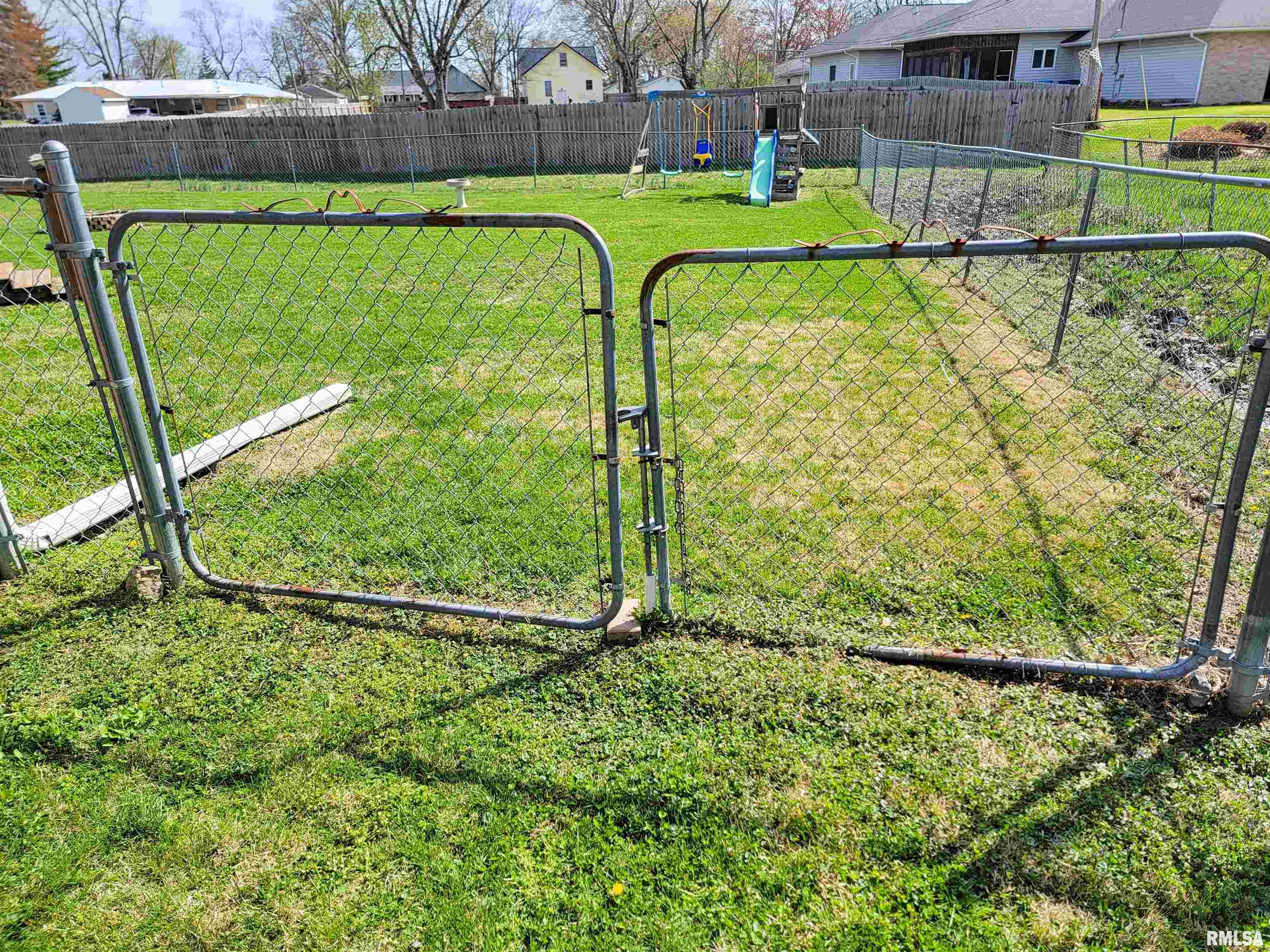 900 Birchwood Avenue, Flora, Illinois image 17