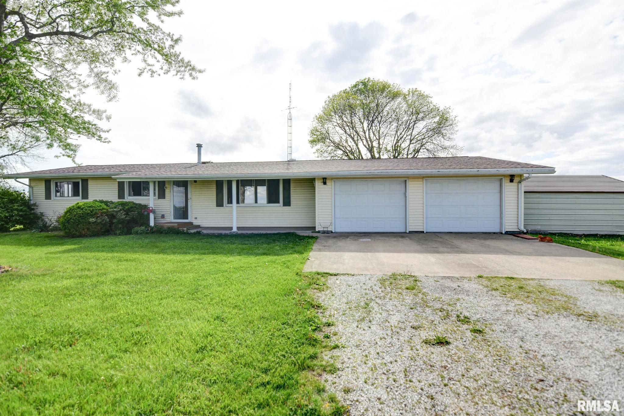 2247 N 1900 E Road, Stonington, Illinois image 12
