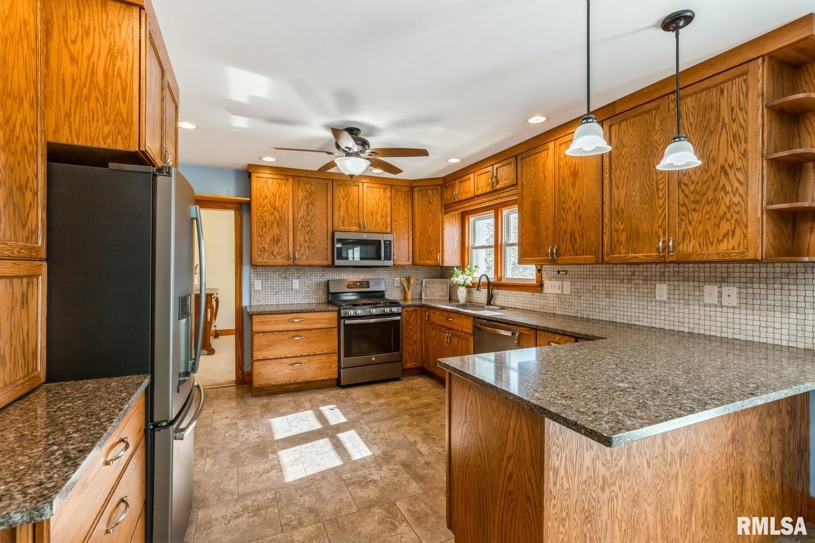 203 E Park Street, Geneseo, Illinois image 31