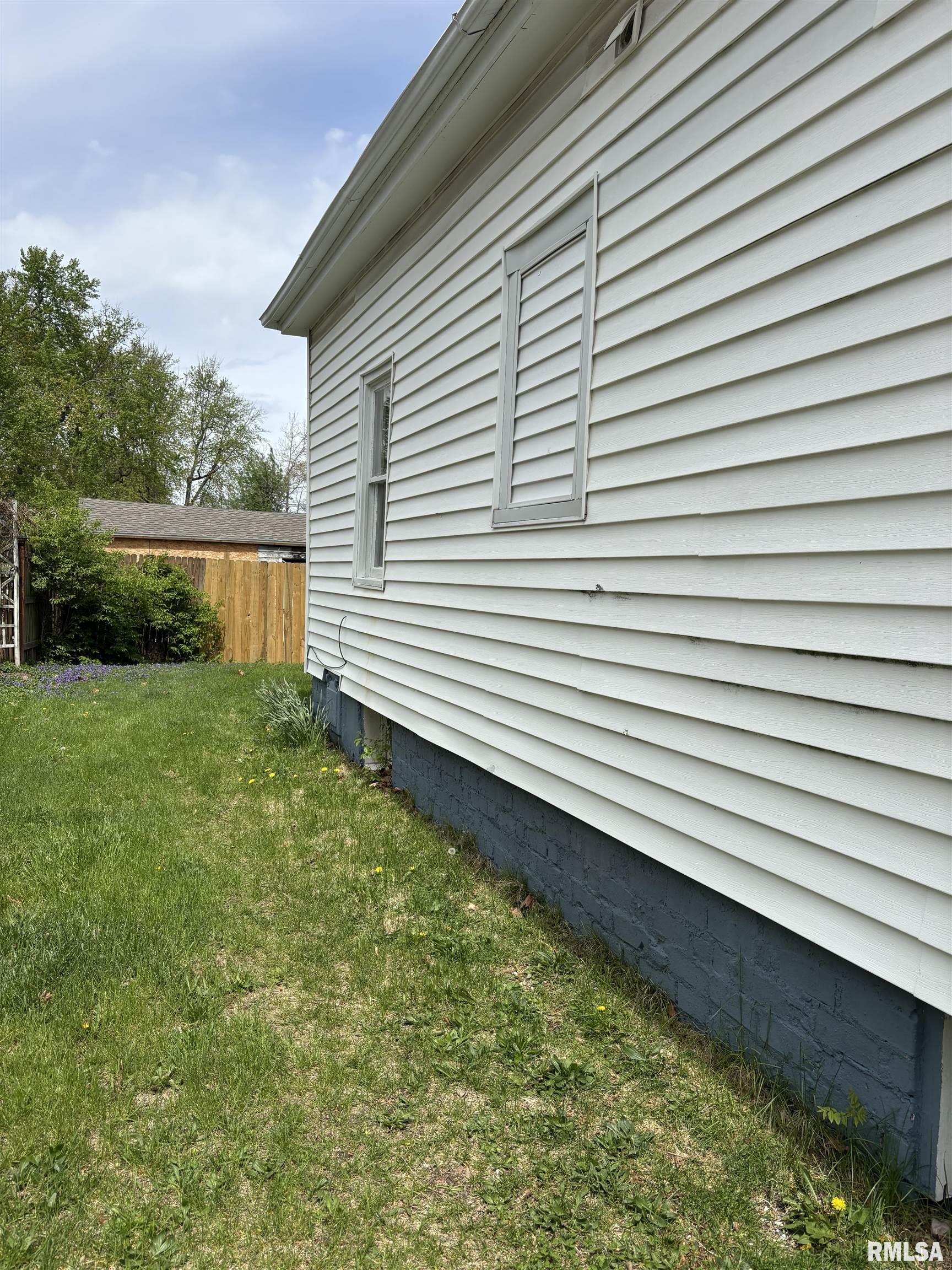 708 W Lafayette Avenue, Jacksonville, Illinois image 6
