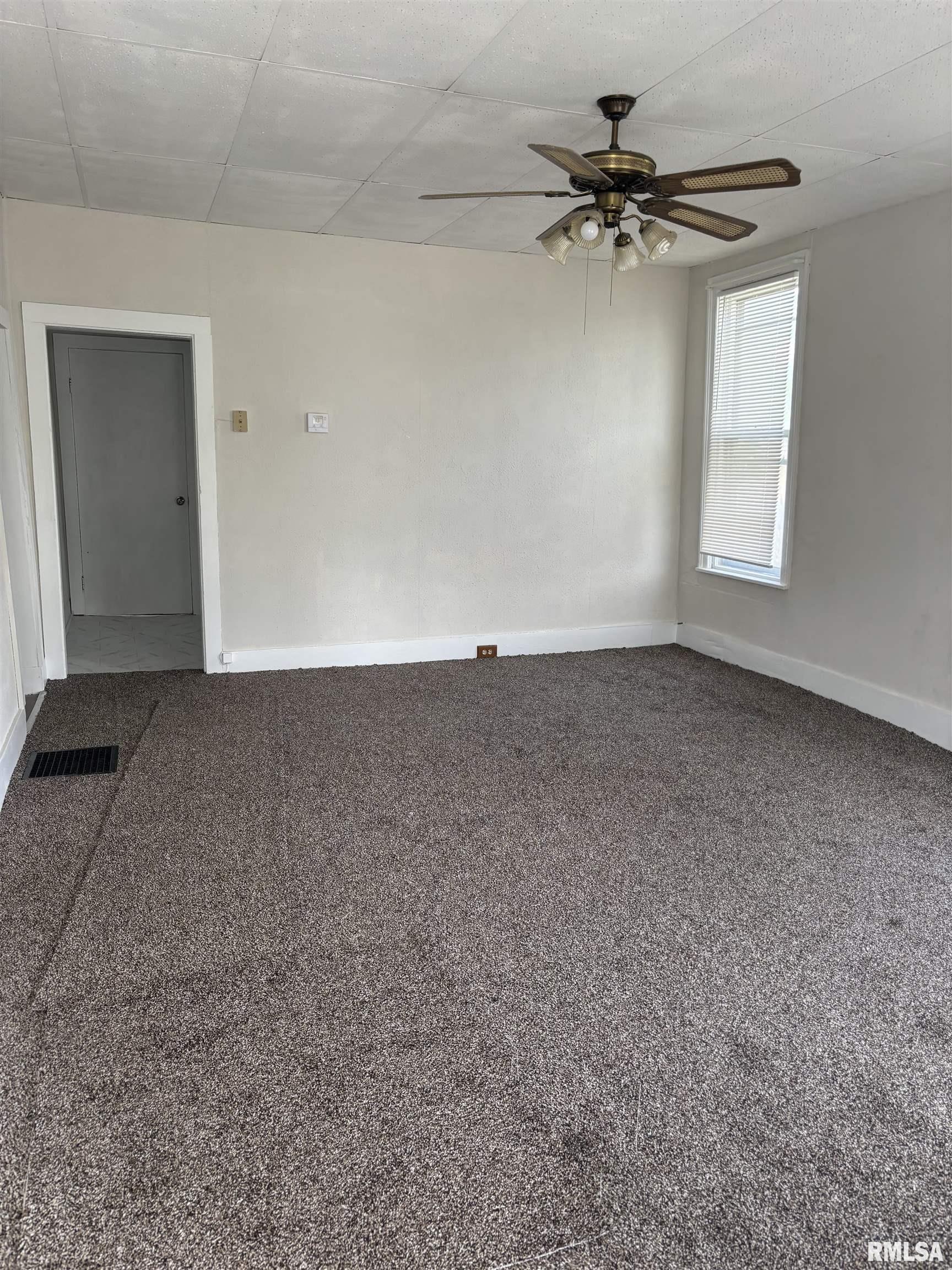 708 W Lafayette Avenue, Jacksonville, Illinois image 9