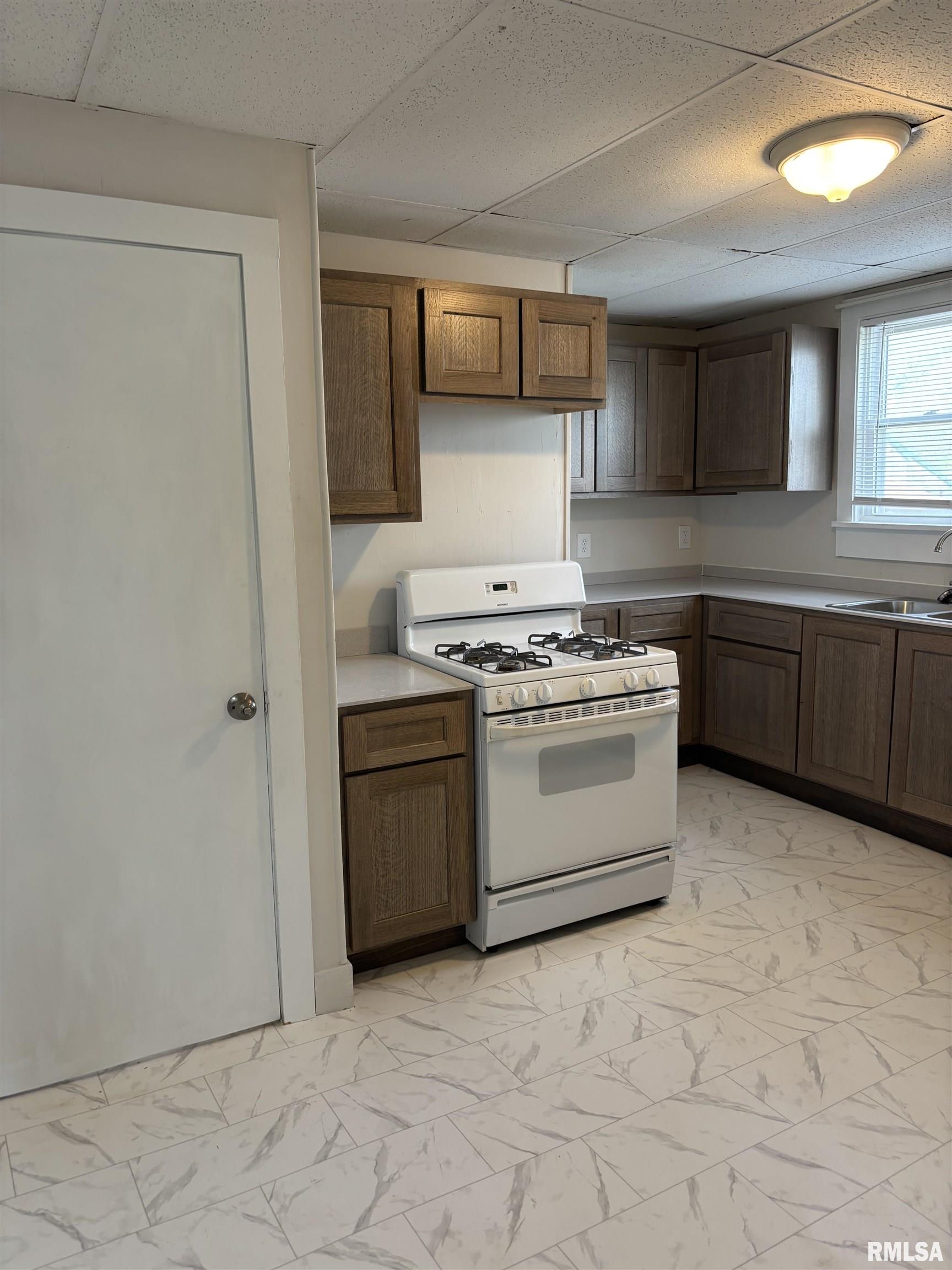 708 W Lafayette Avenue, Jacksonville, Illinois image 10