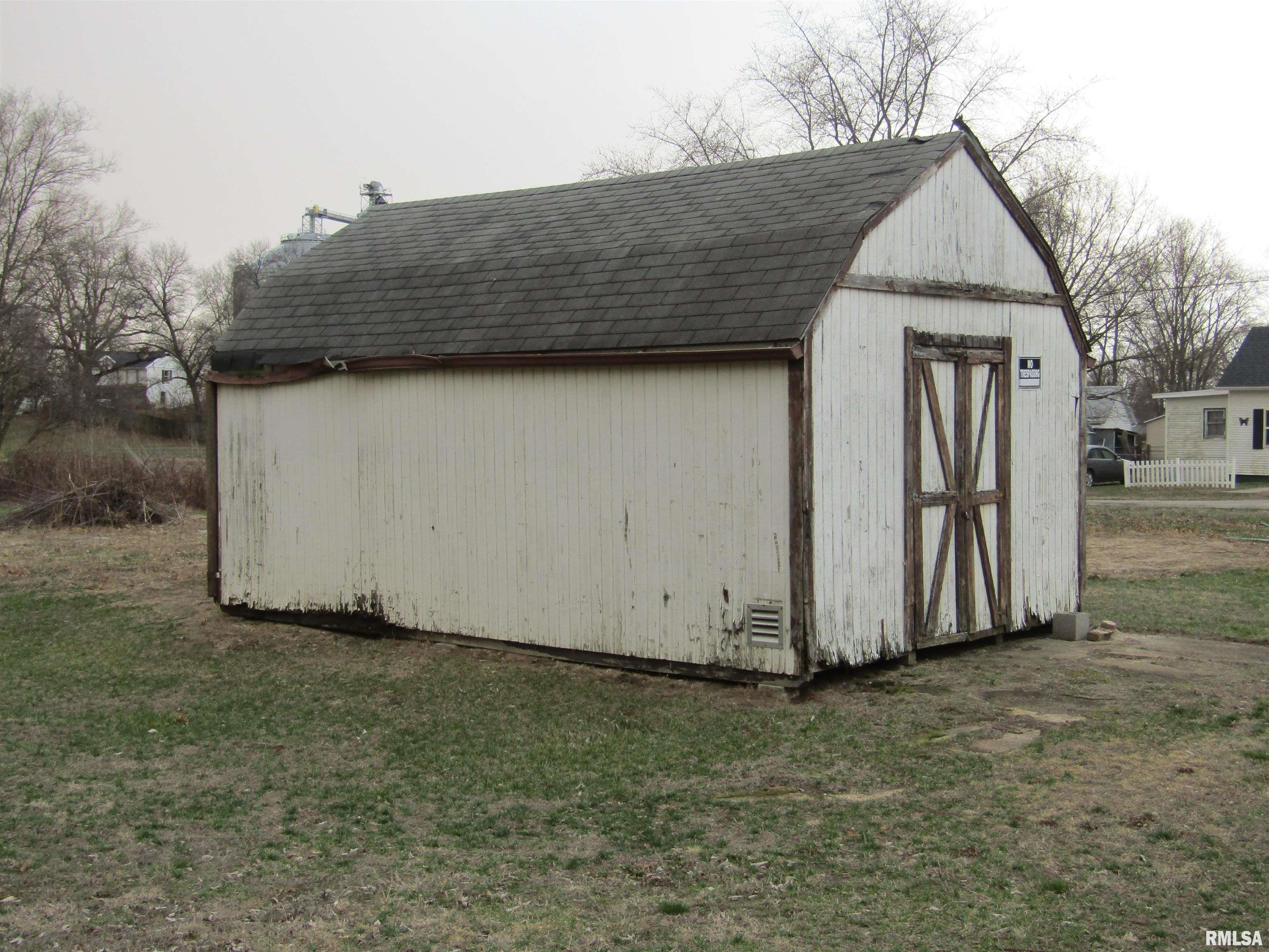204 Chestnut, Forest City, Illinois image 5