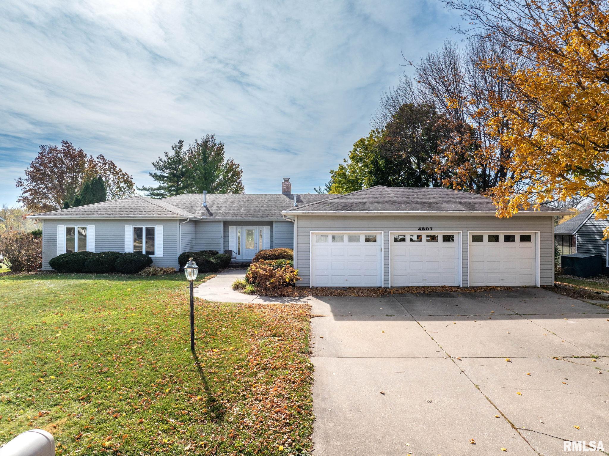 4807 Torrey Pines Court, Davenport, Iowa image 2