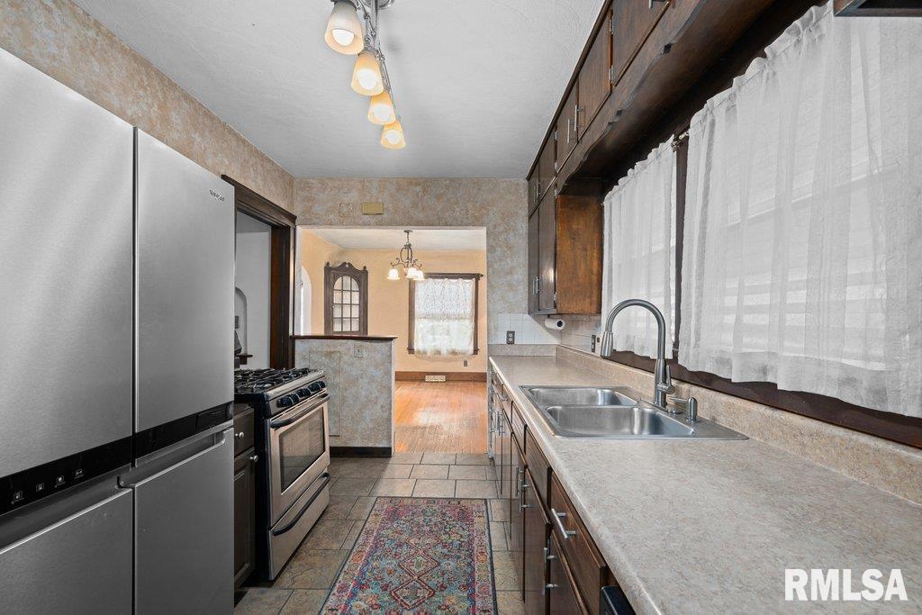 2446 16th Avenue, Moline, Illinois image 11
