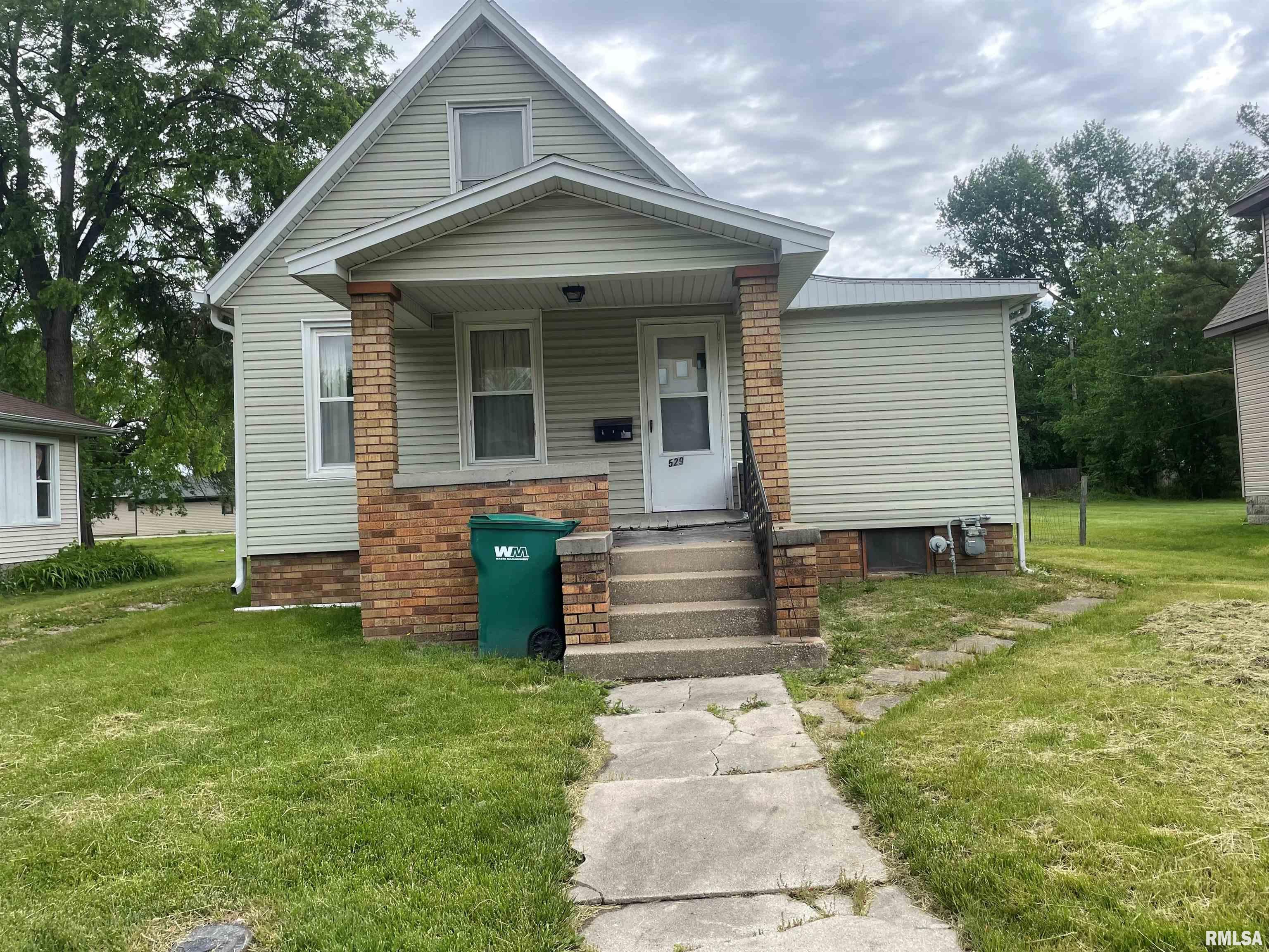 529 N Johnson Street, Macomb, Illinois image 1