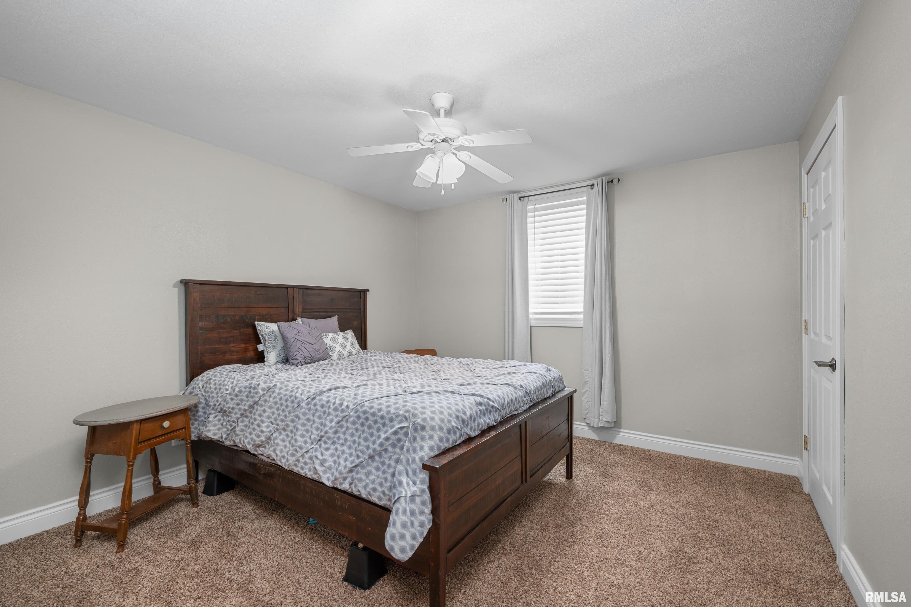 409 W Pinehurst Drive, Eldridge, Iowa image 17