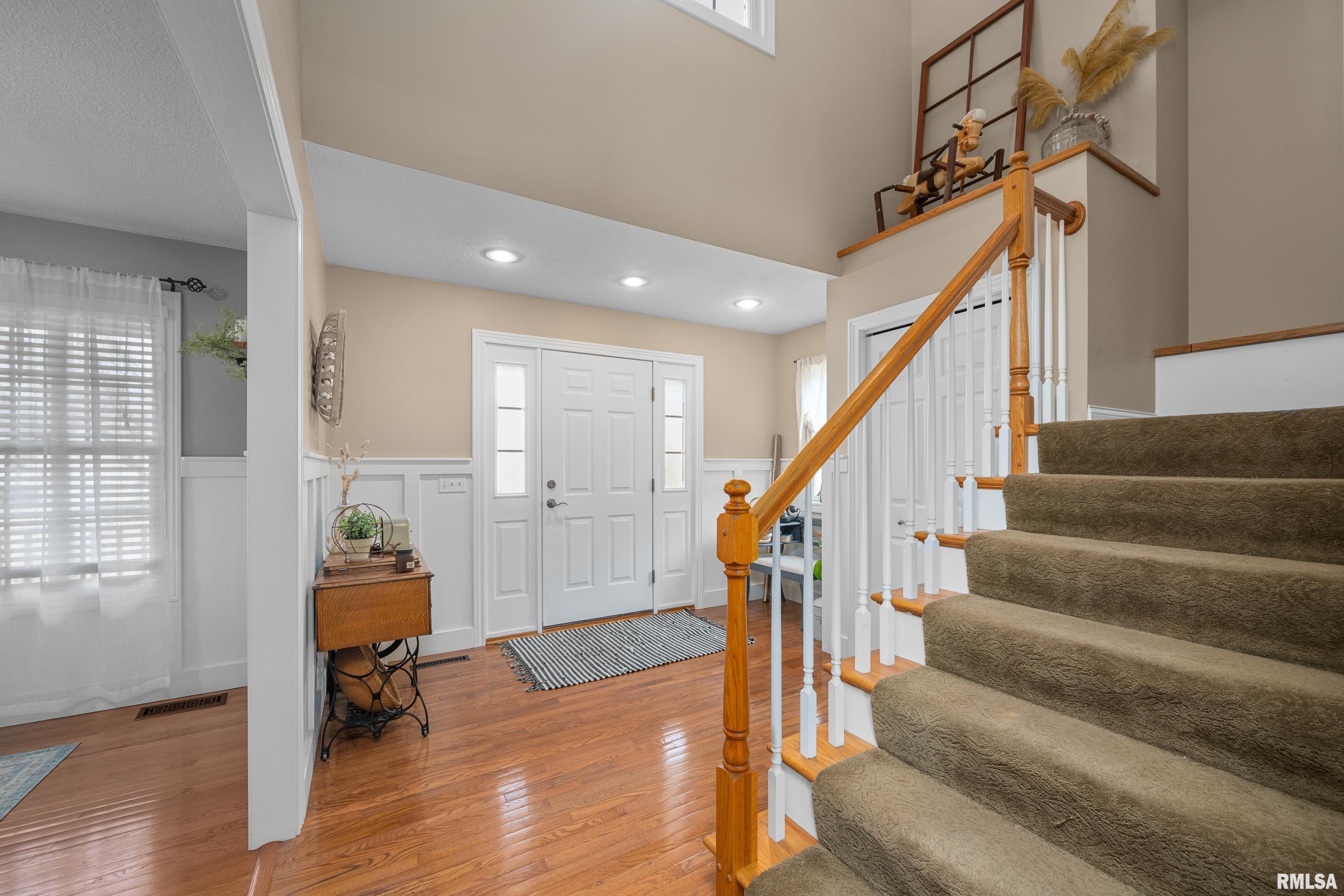409 W Pinehurst Drive, Eldridge, Iowa image 13