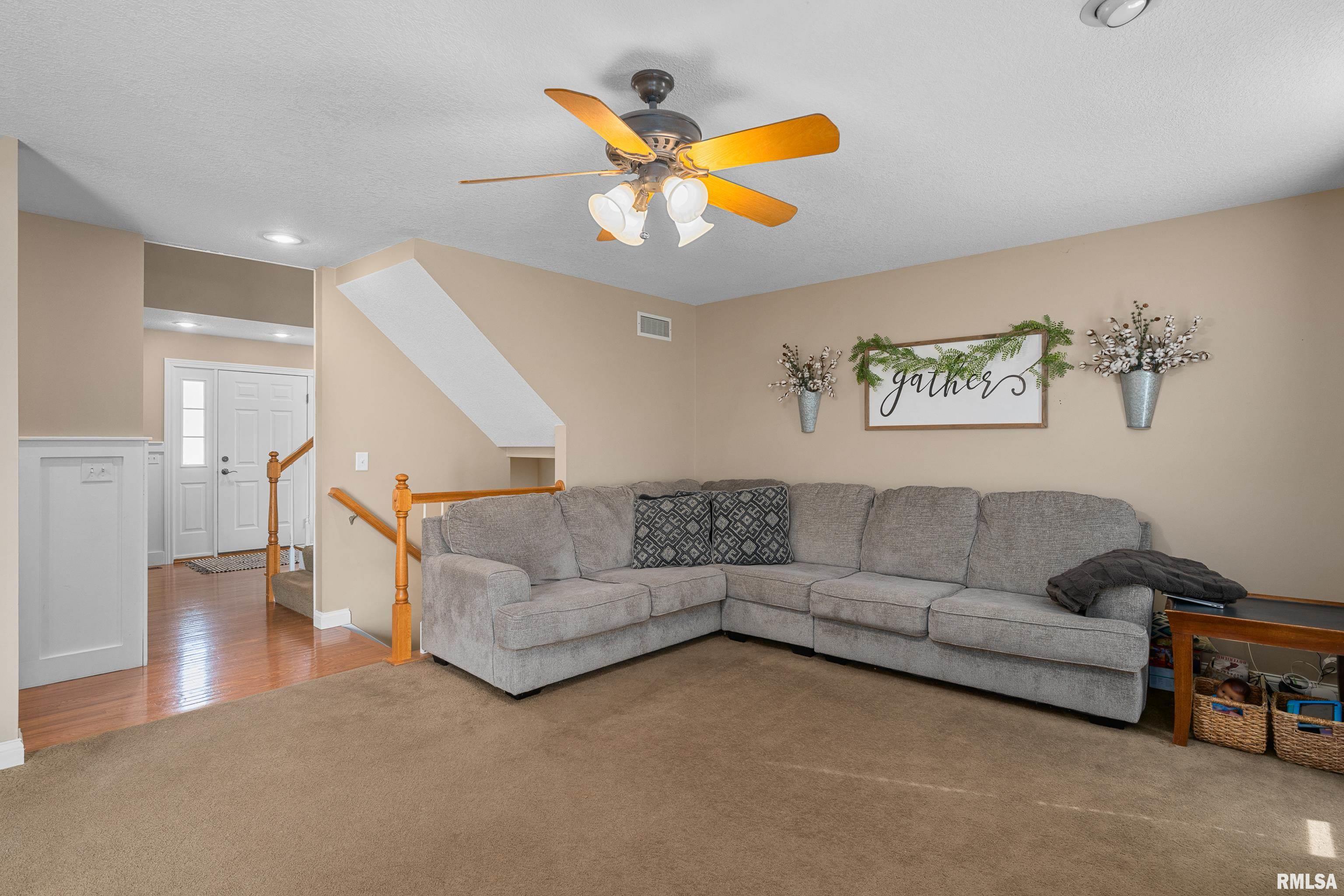 409 W Pinehurst Drive, Eldridge, Iowa image 33