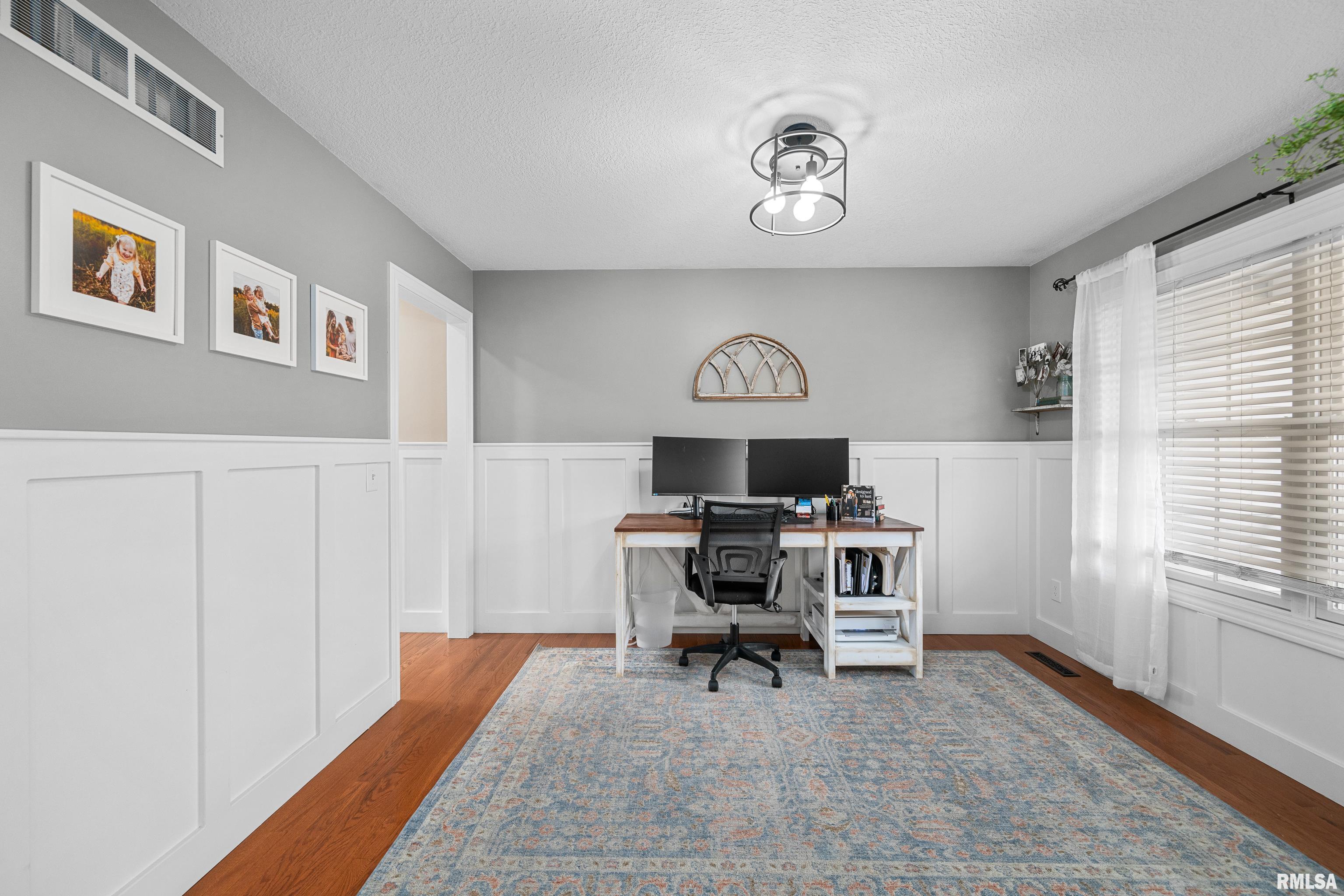 409 W Pinehurst Drive, Eldridge, Iowa image 15