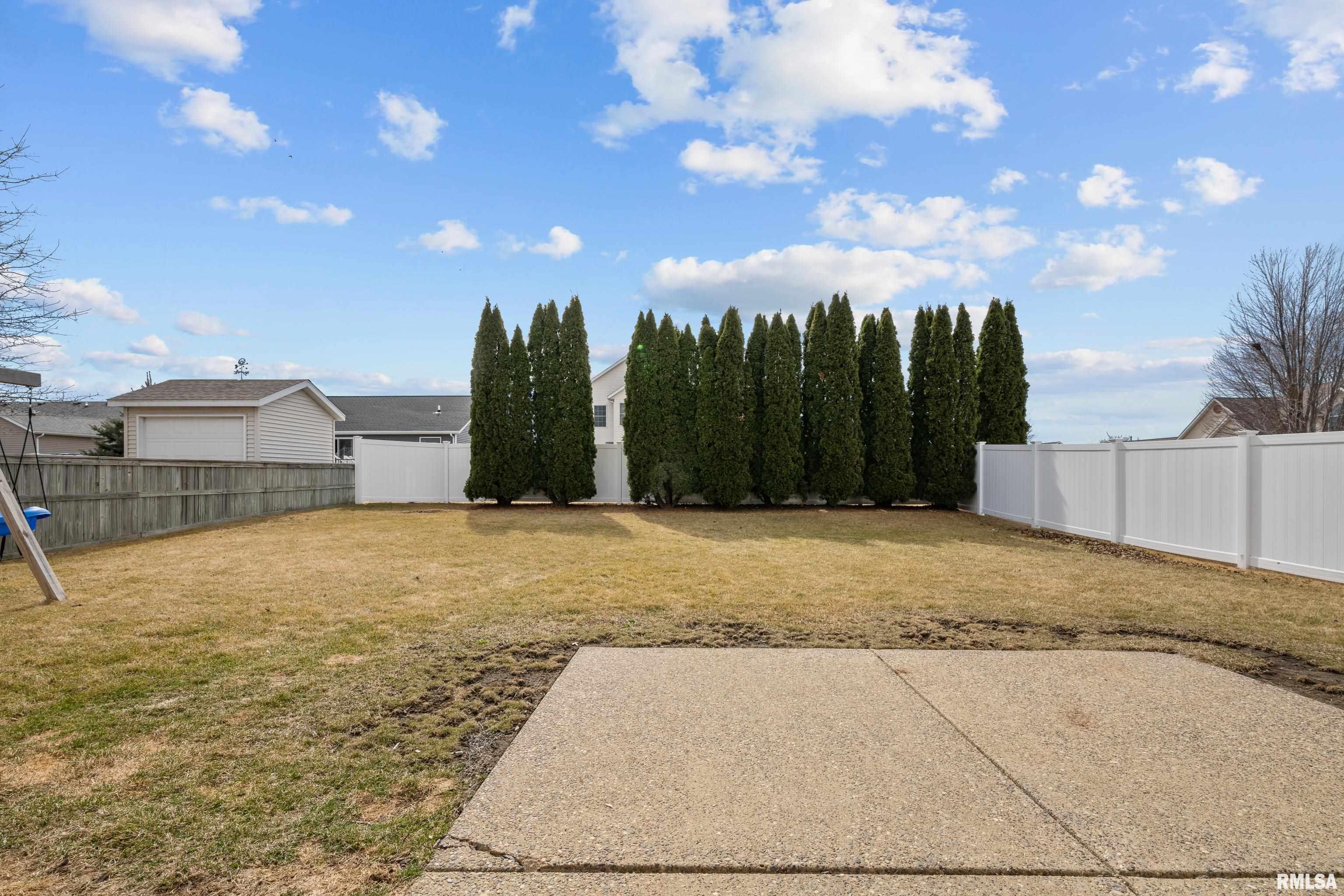 409 W Pinehurst Drive, Eldridge, Iowa image 35