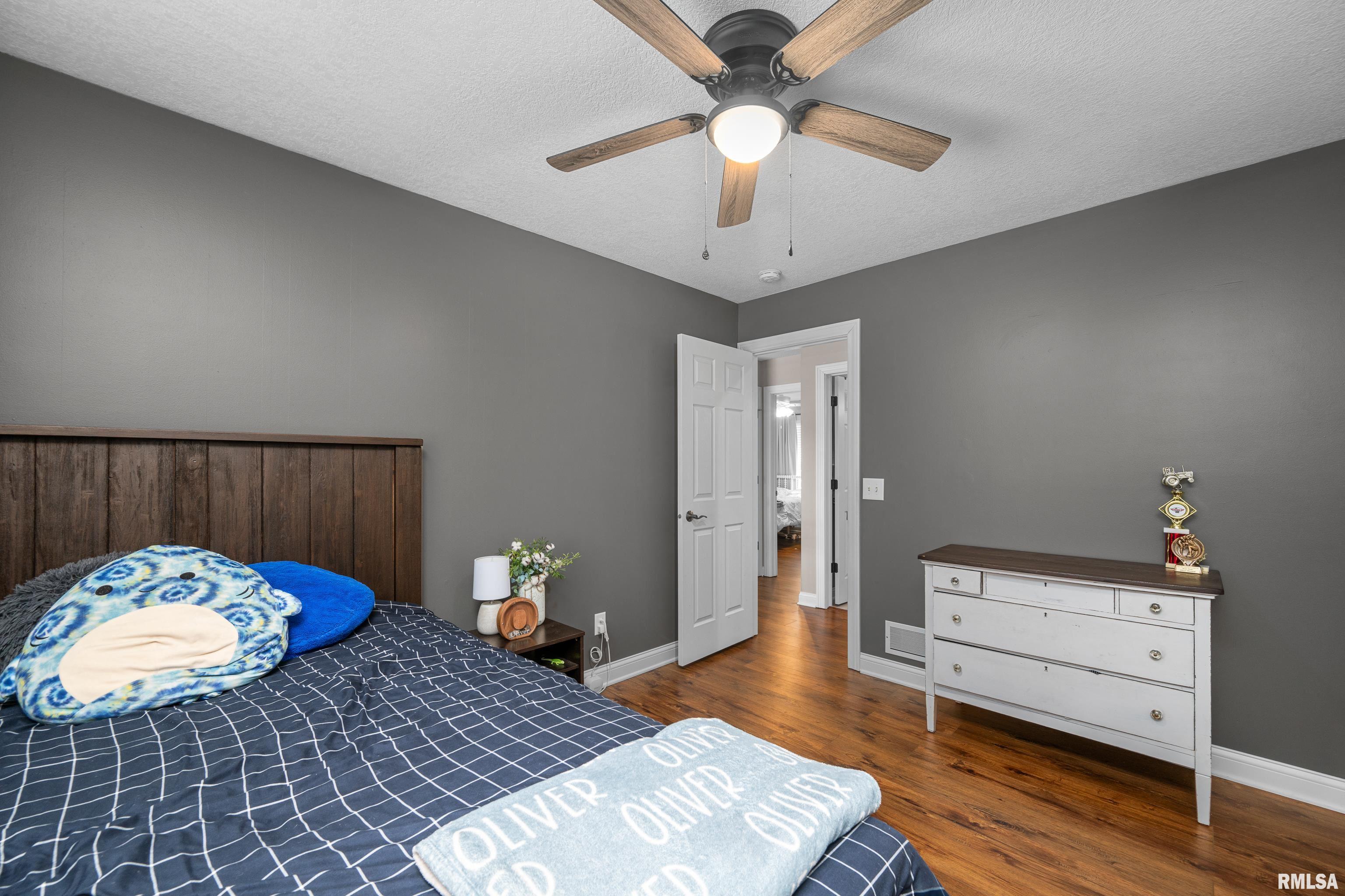409 W Pinehurst Drive, Eldridge, Iowa image 29