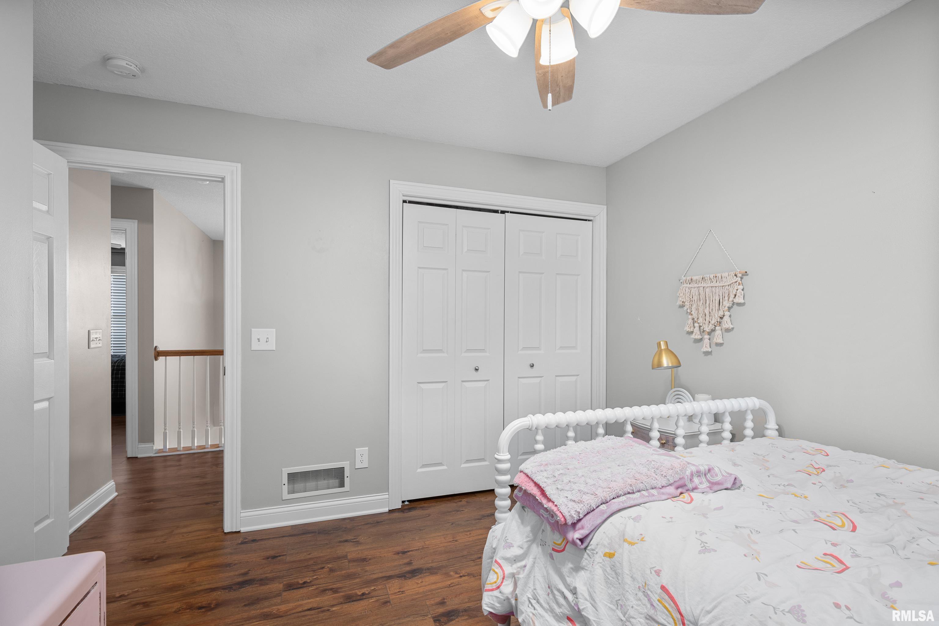 409 W Pinehurst Drive, Eldridge, Iowa image 25