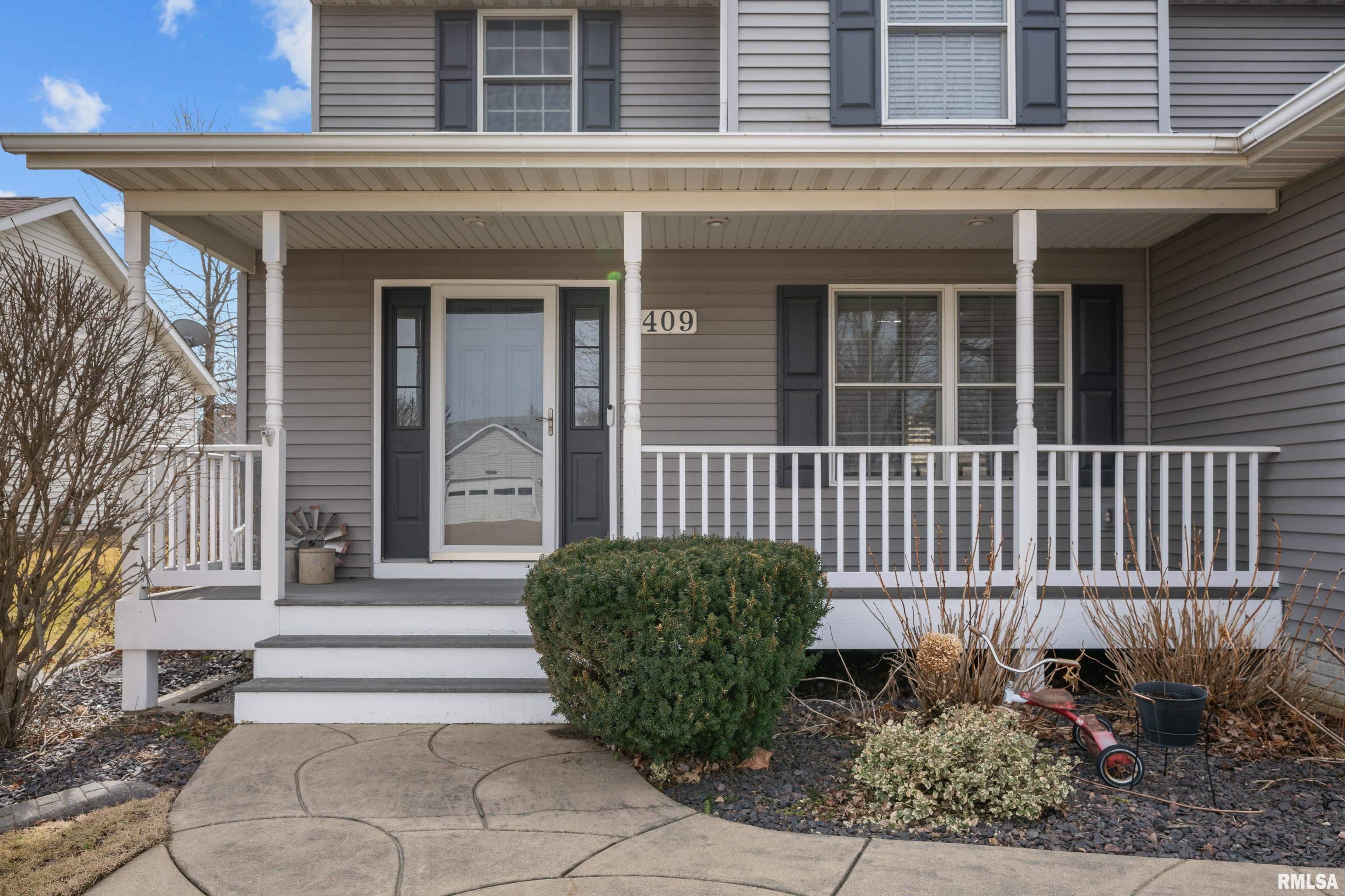 409 W Pinehurst Drive, Eldridge, Iowa image 2