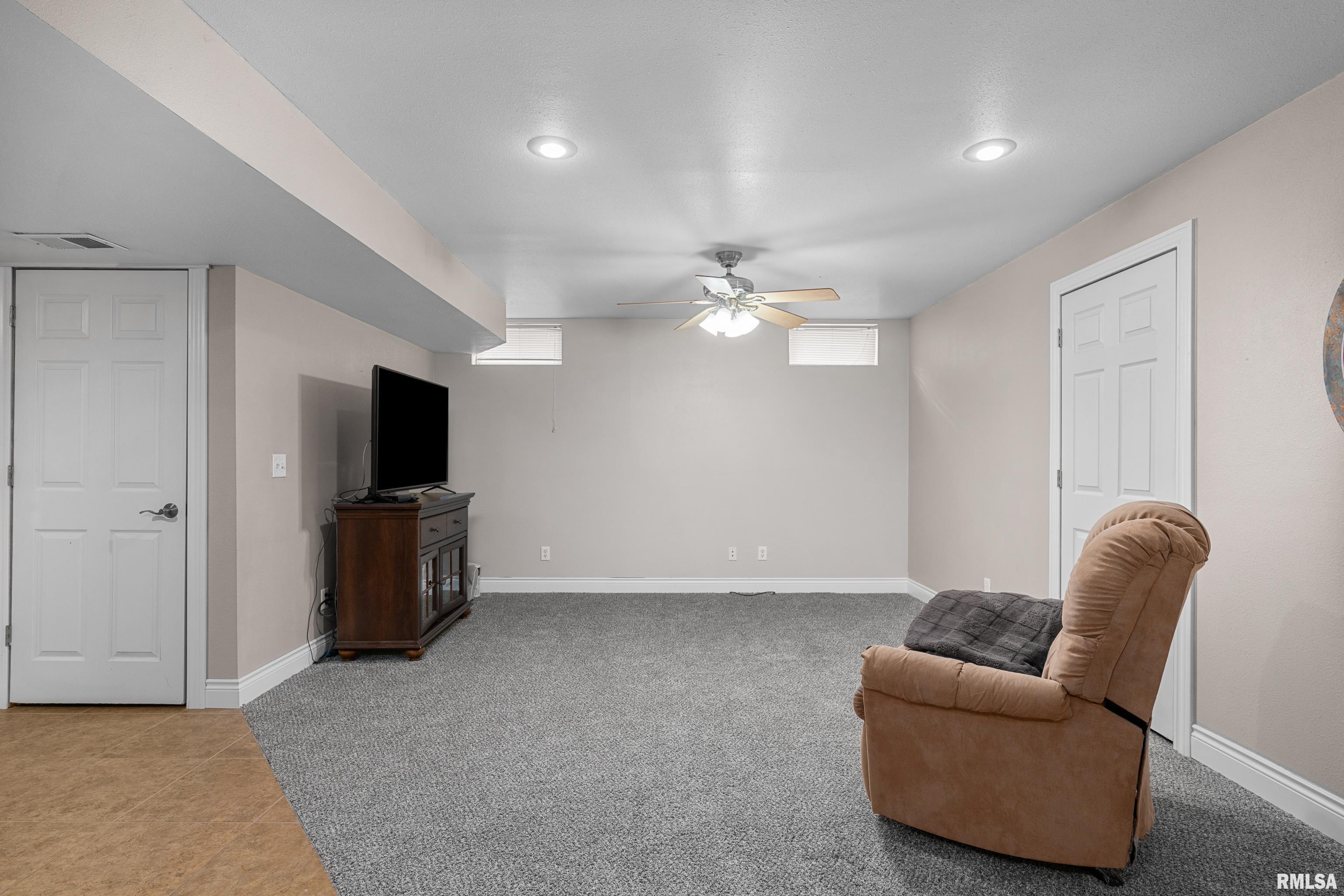 409 W Pinehurst Drive, Eldridge, Iowa image 20