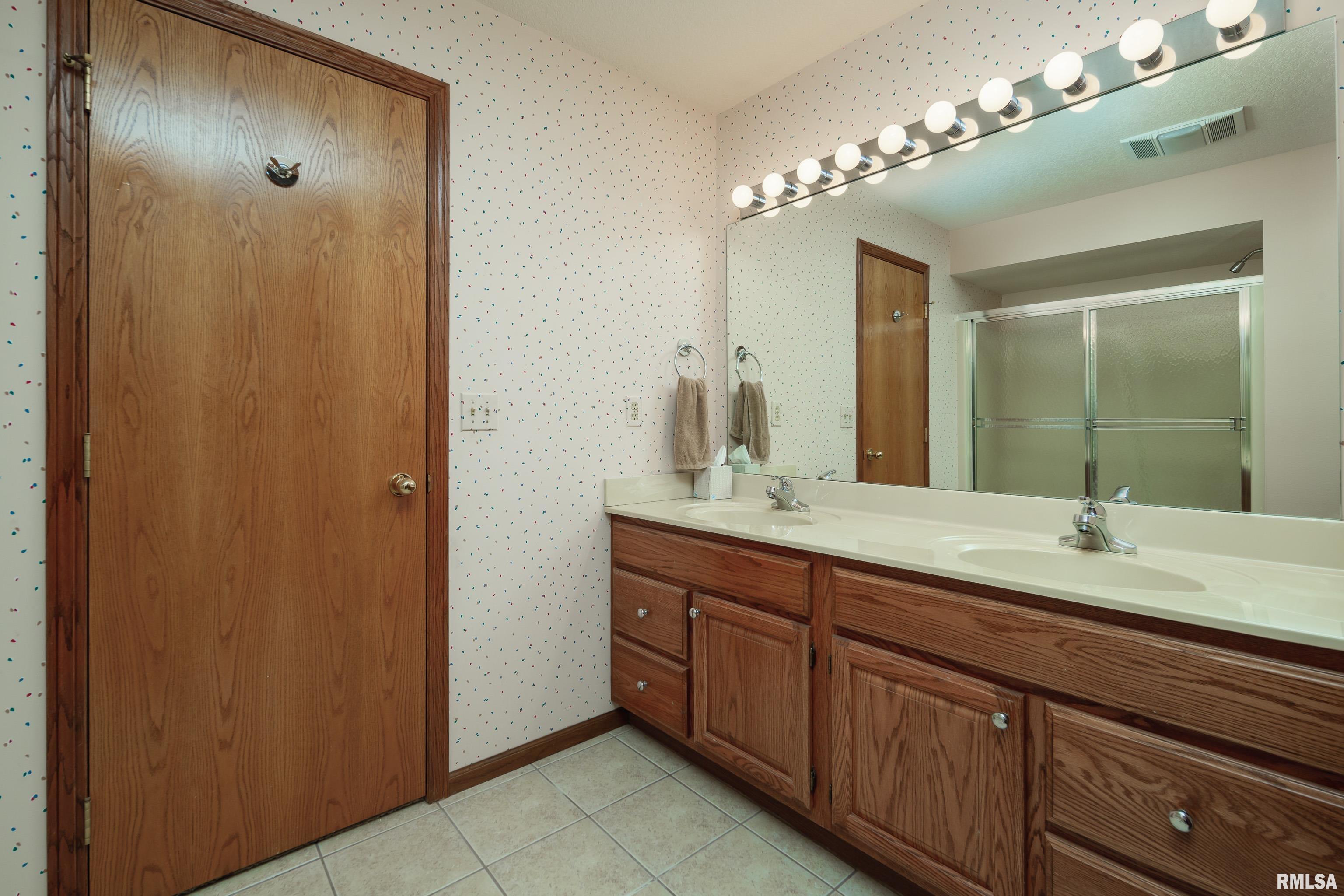 3600 33rd Street Drive, Moline, Illinois image 37