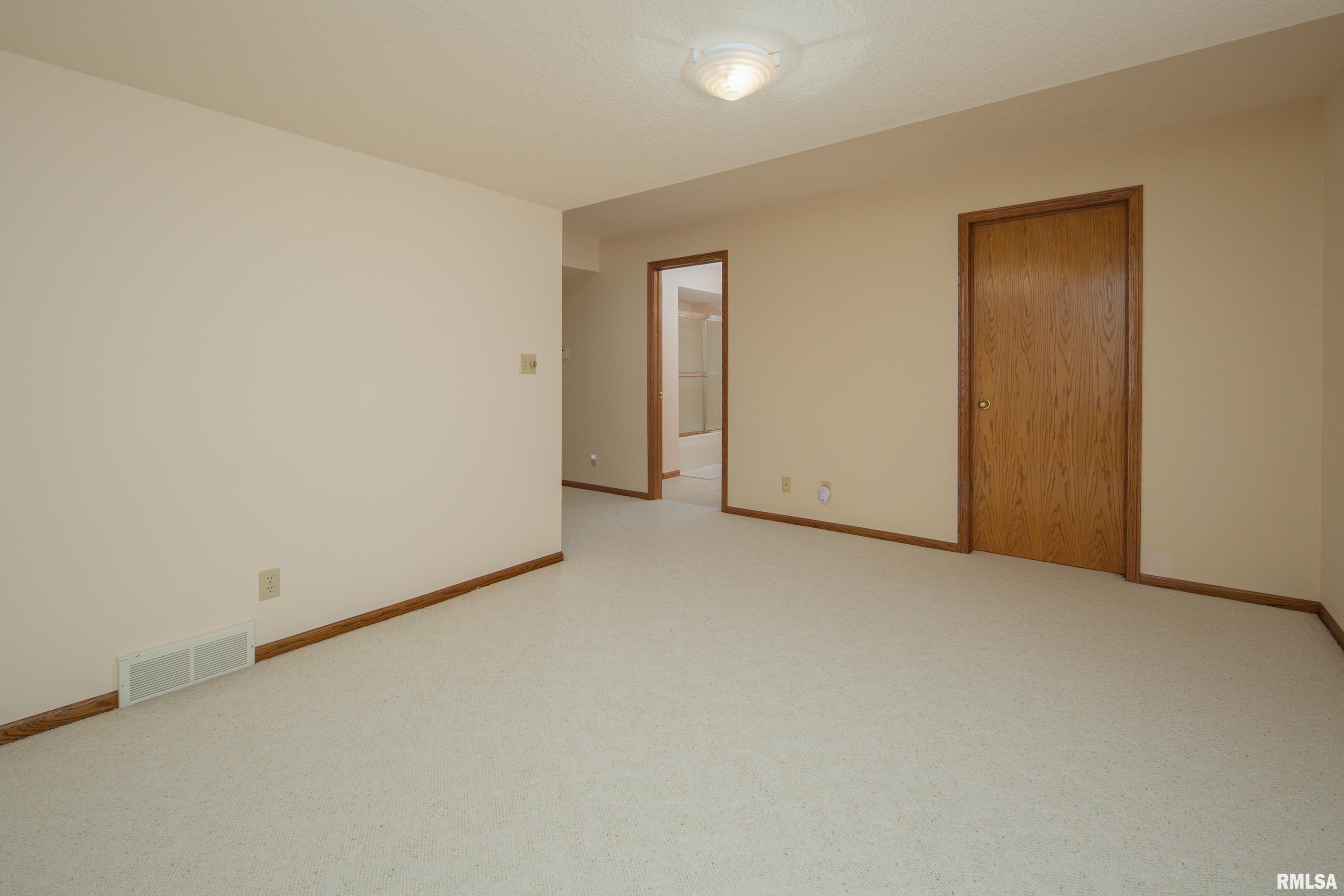 3600 33rd Street Drive, Moline, Illinois image 38