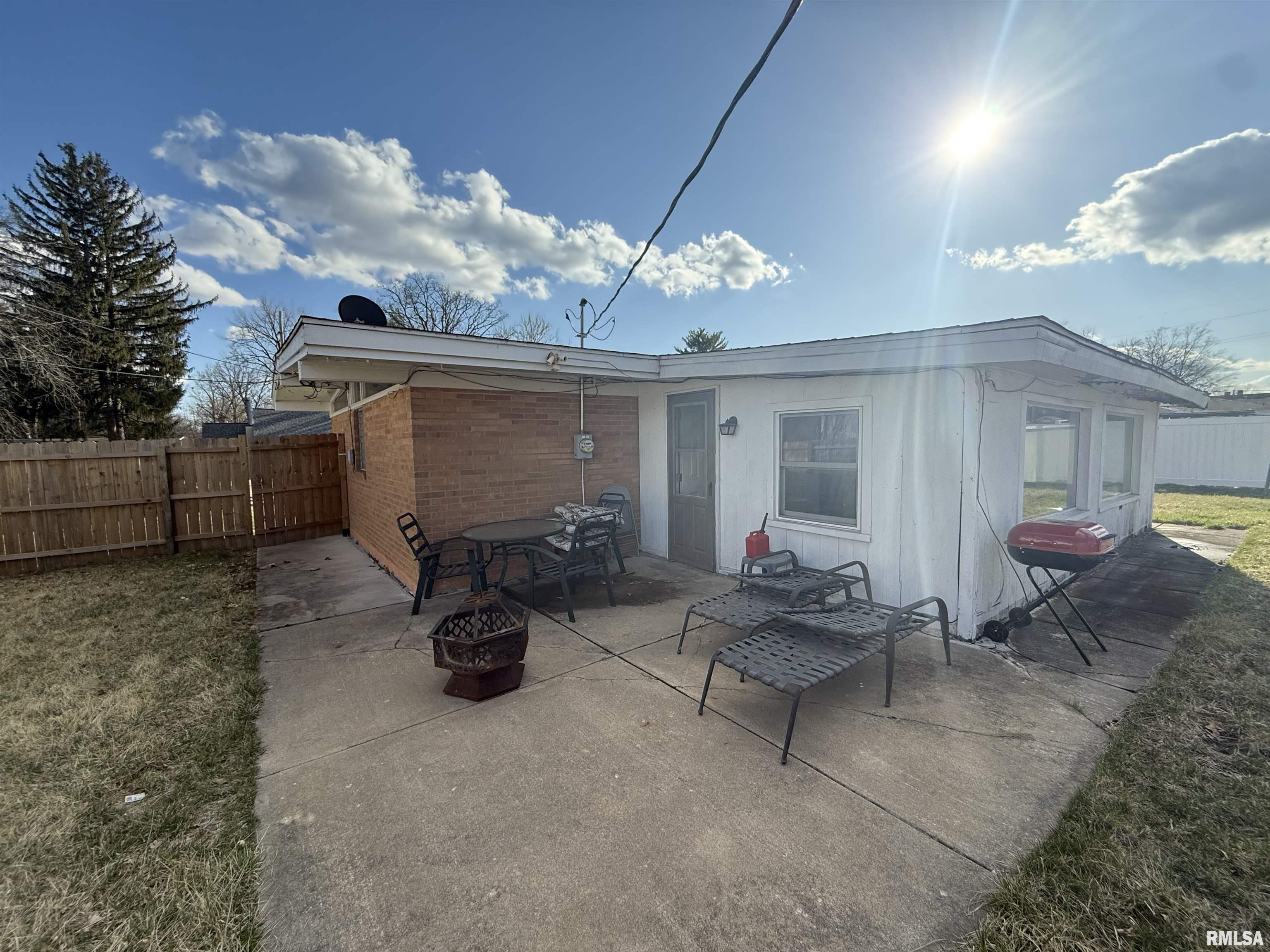 3015 W Westport Road, Peoria, Illinois image 21