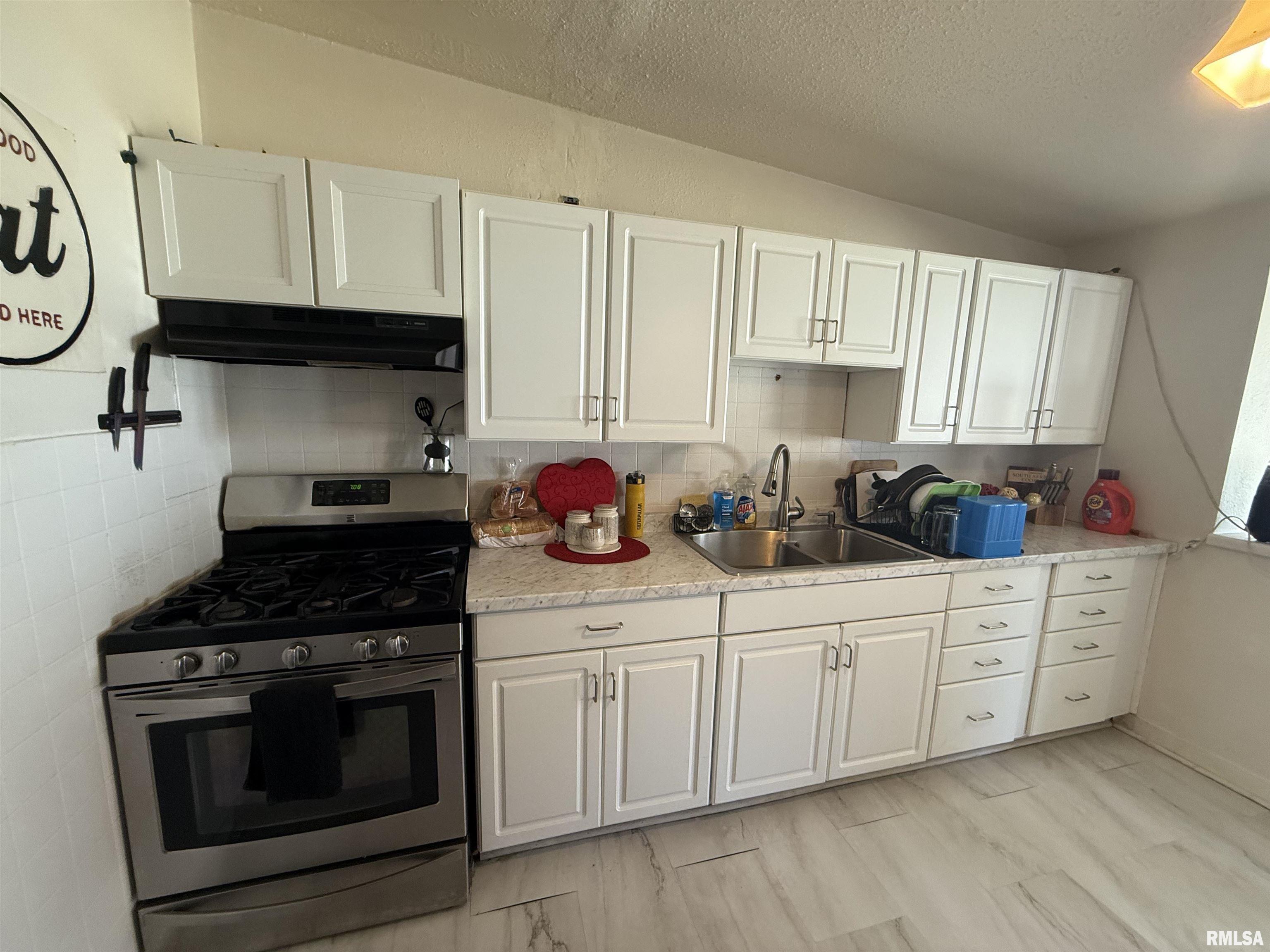 3015 W Westport Road, Peoria, Illinois image 4
