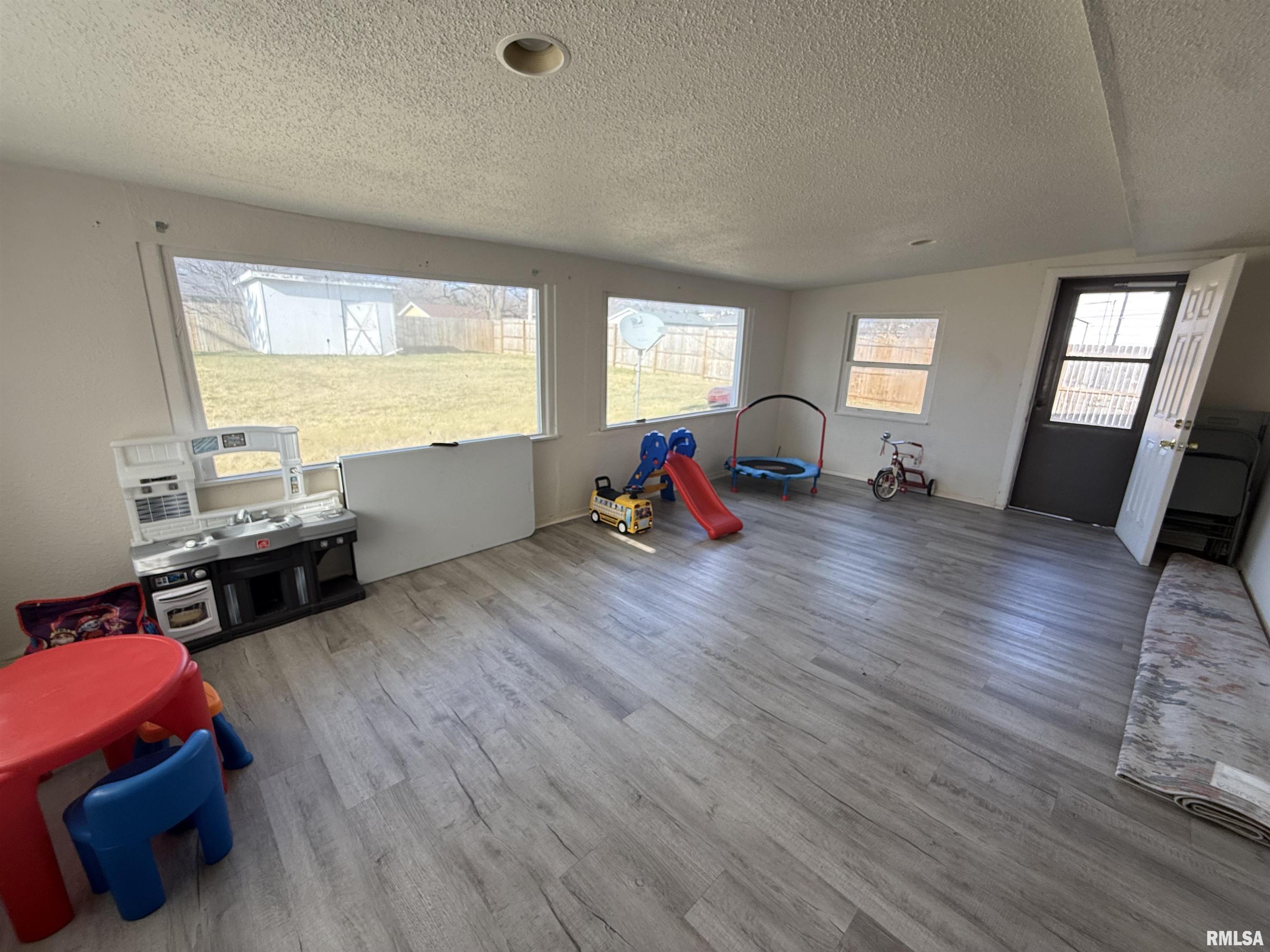 3015 W Westport Road, Peoria, Illinois image 6