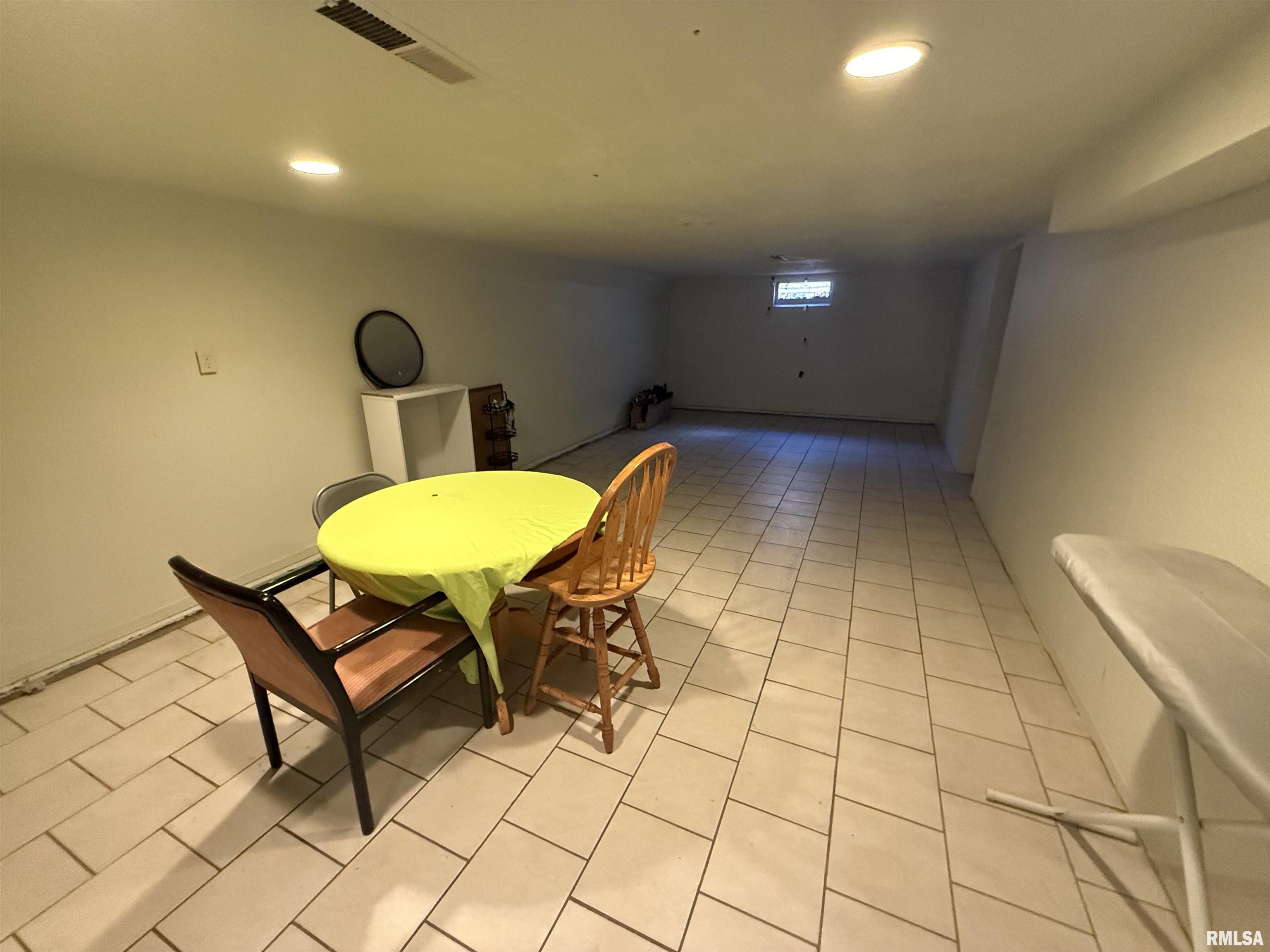 3015 W Westport Road, Peoria, Illinois image 14