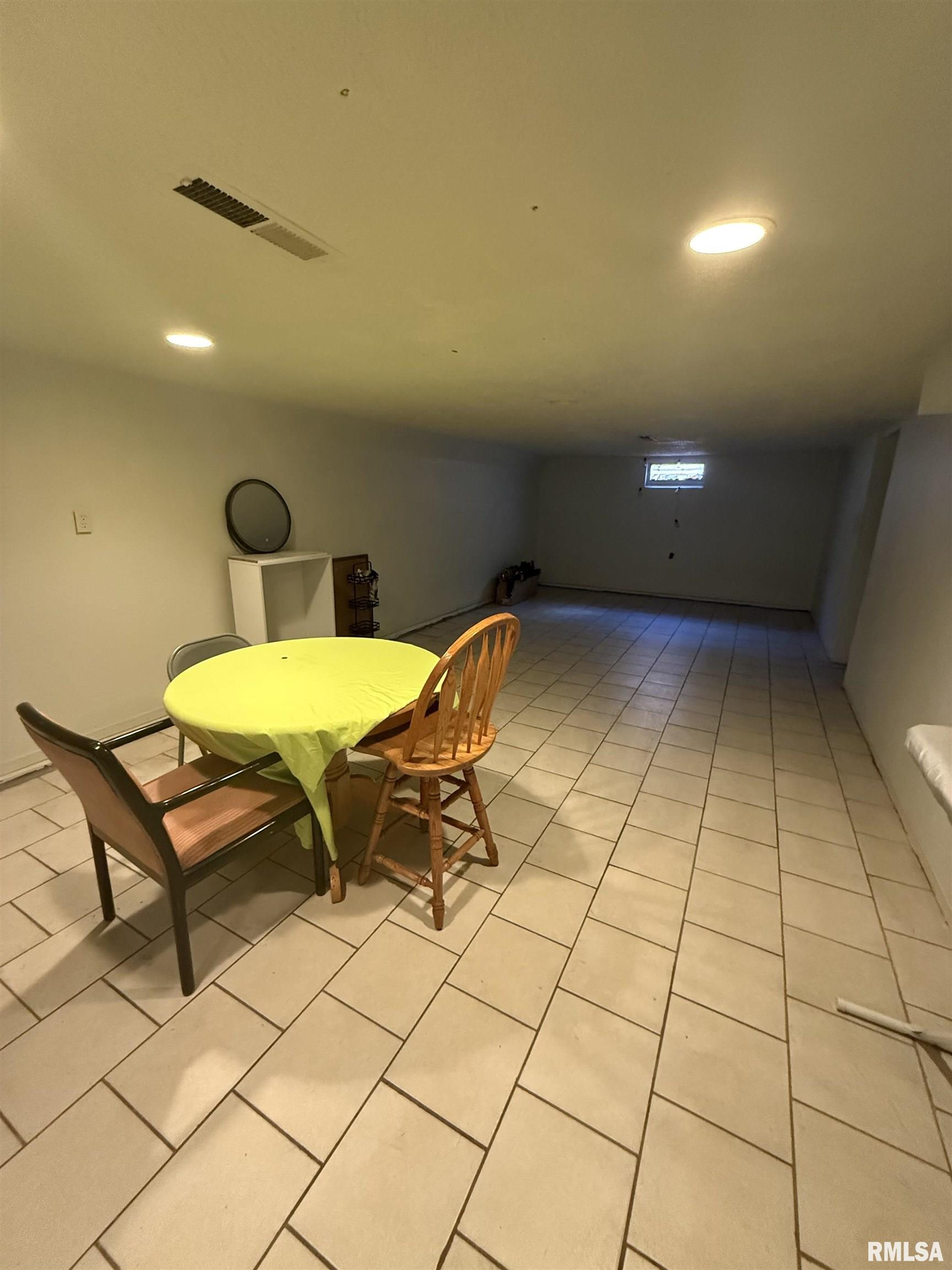 3015 W Westport Road, Peoria, Illinois image 13