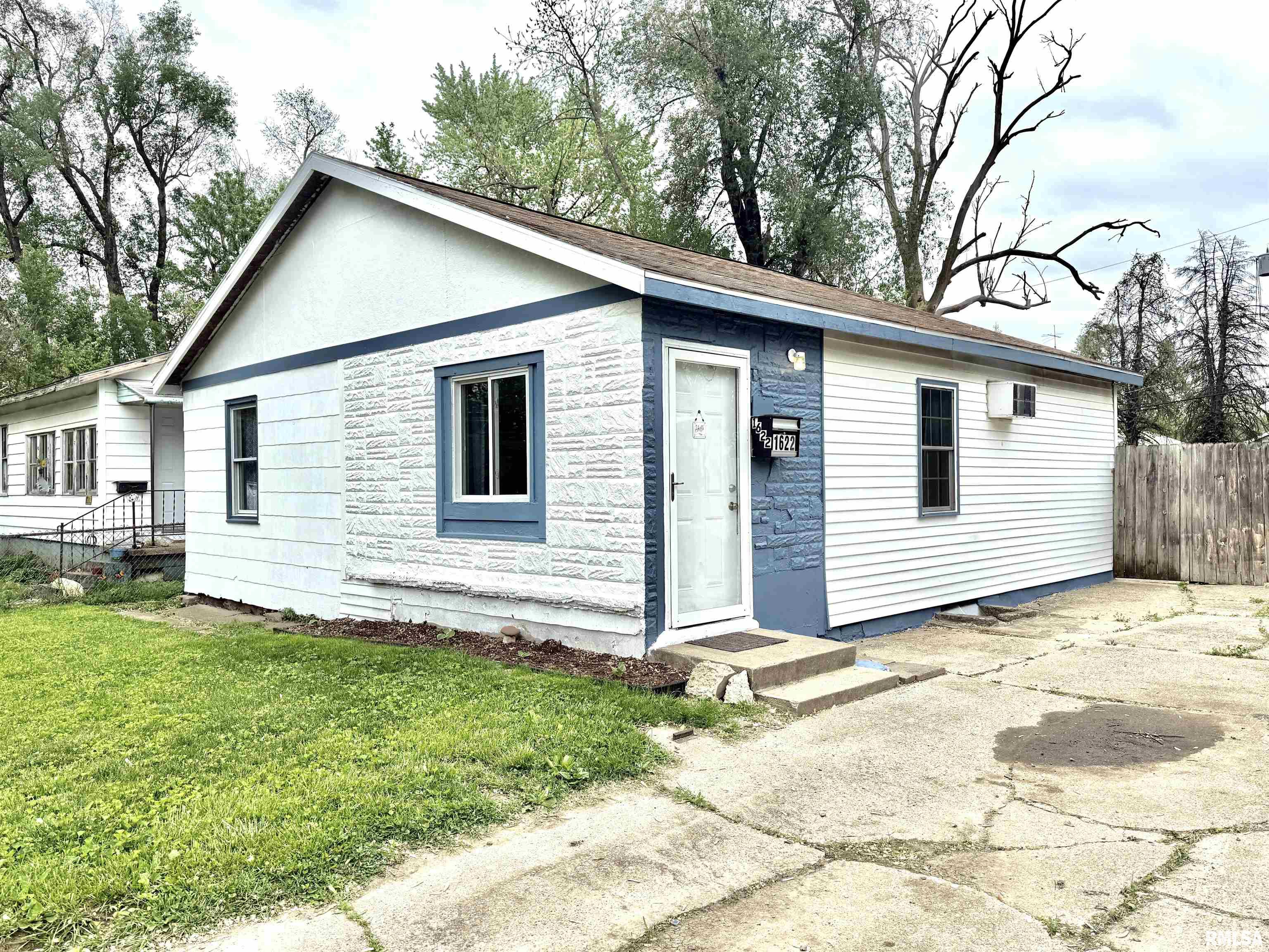 1622 E Glenn Avenue, Springfield, Illinois image 1