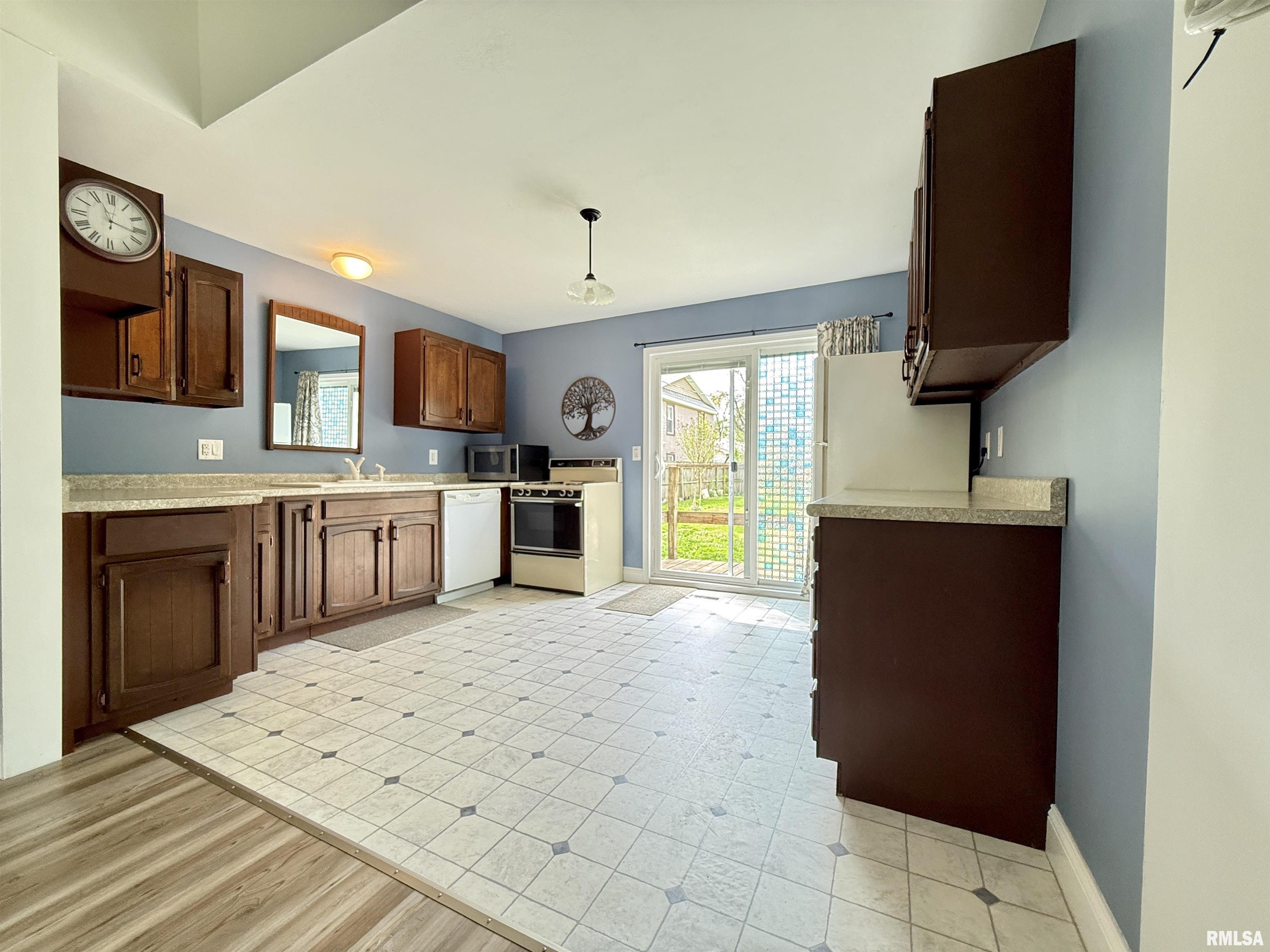1622 E Glenn Avenue, Springfield, Illinois image 5