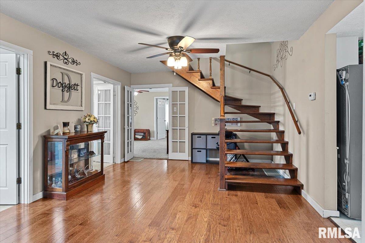 401 W Adams Street, Greenview, Illinois image 15