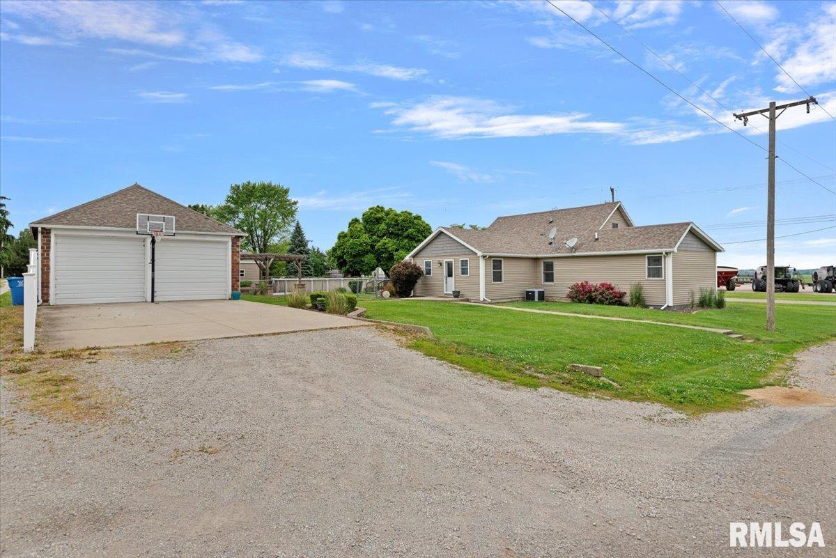 401 W Adams Street, Greenview, Illinois image 33