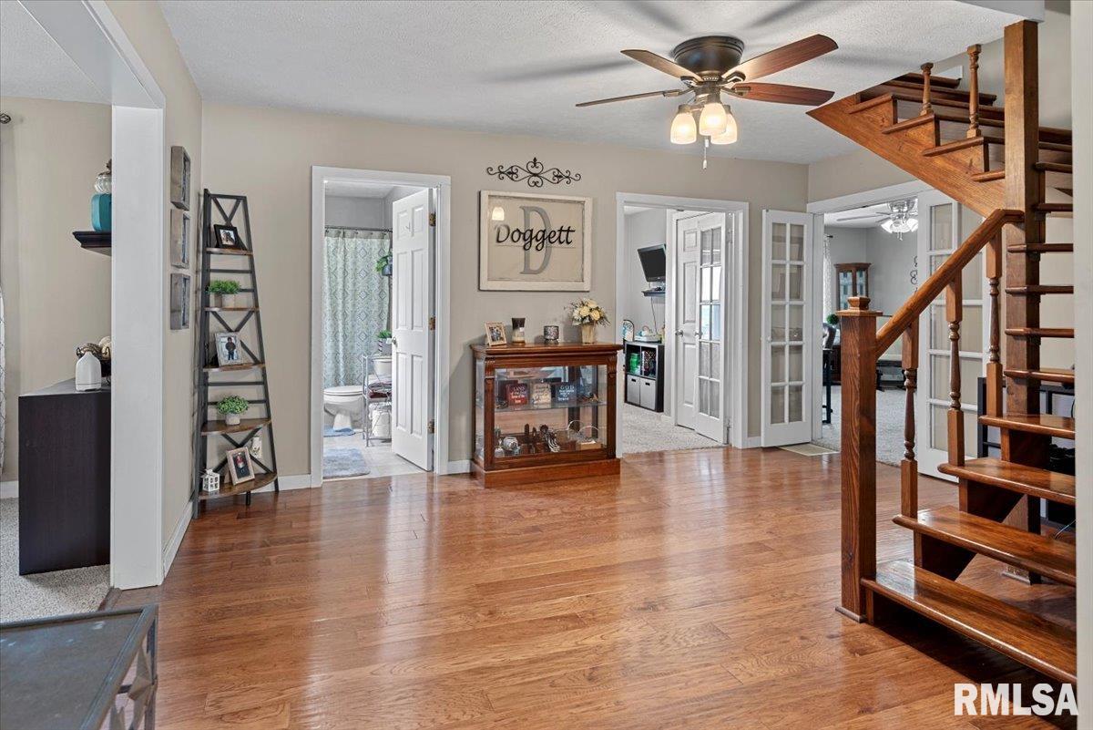 401 W Adams Street, Greenview, Illinois image 13