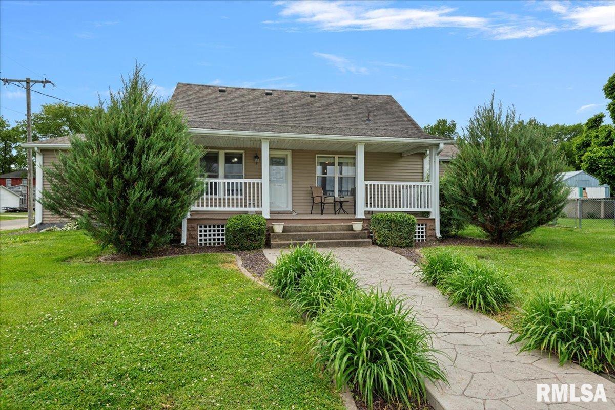 401 W Adams Street, Greenview, Illinois image 1
