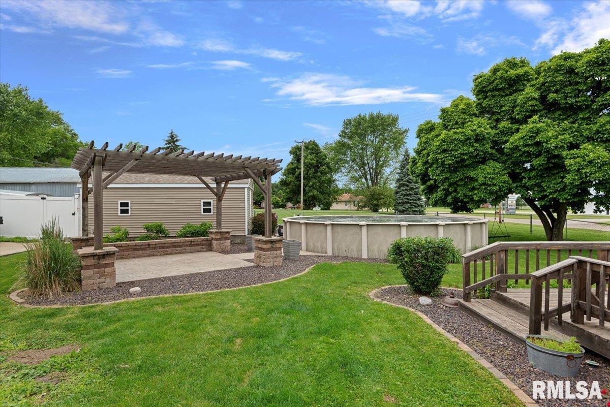 401 W Adams Street, Greenview, Illinois image 38