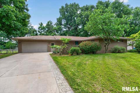 Homes For Sale - 618 Magnolia Drive<br/> Rochester, IL 62563