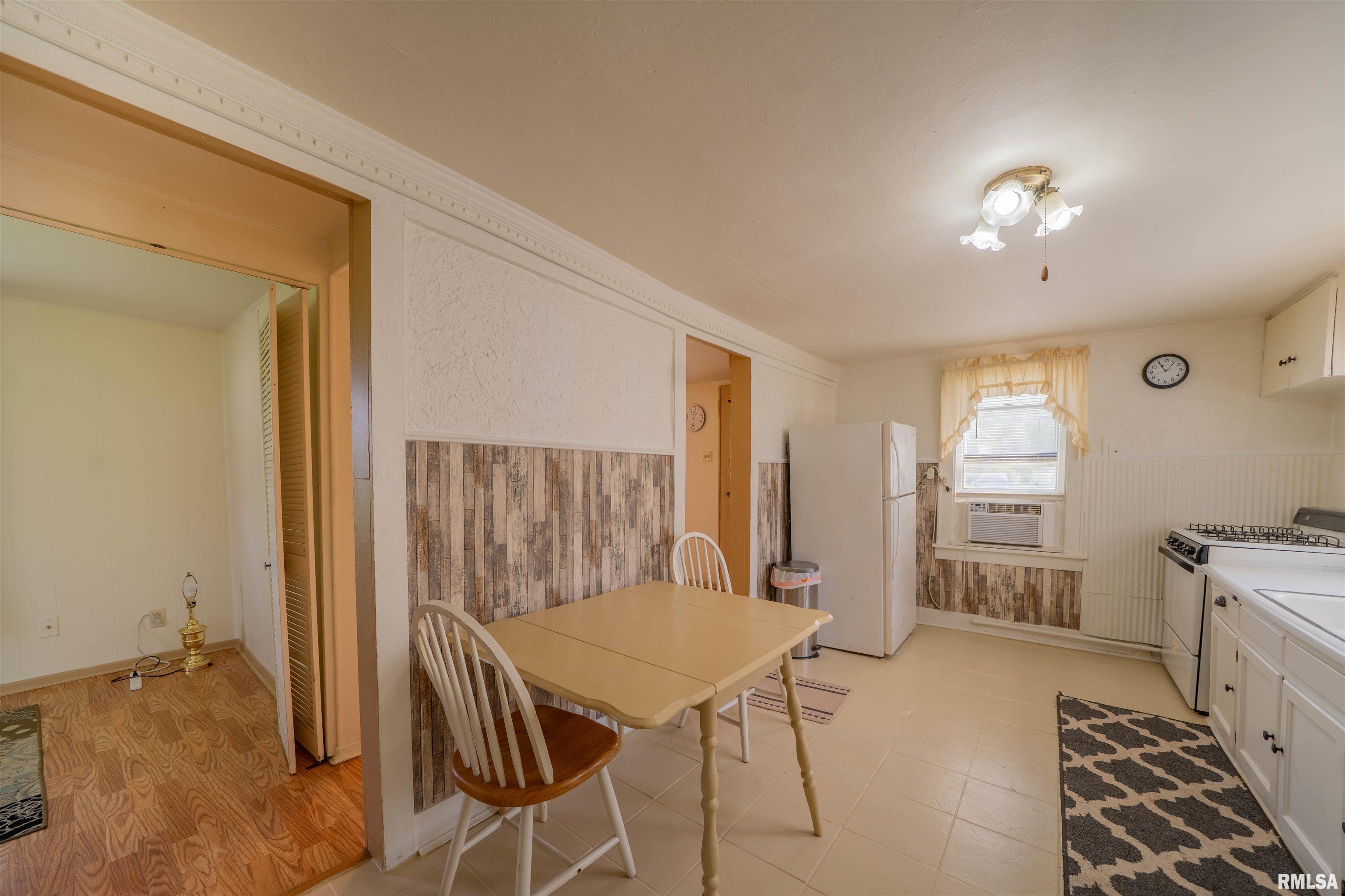 212 S Cone Street, Farmington, Illinois image 10