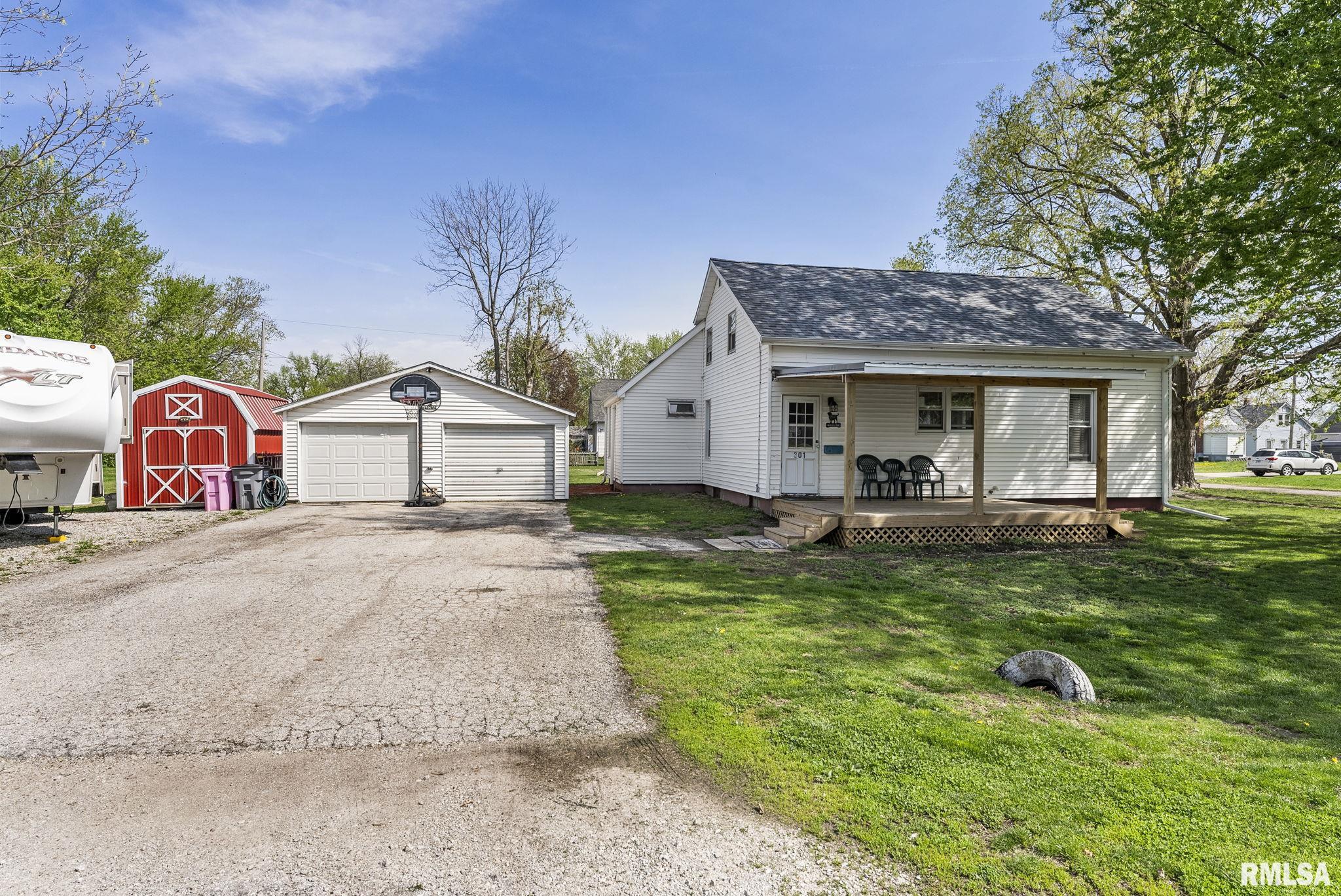 301 W Jackson Street, Joy, Illinois image 1