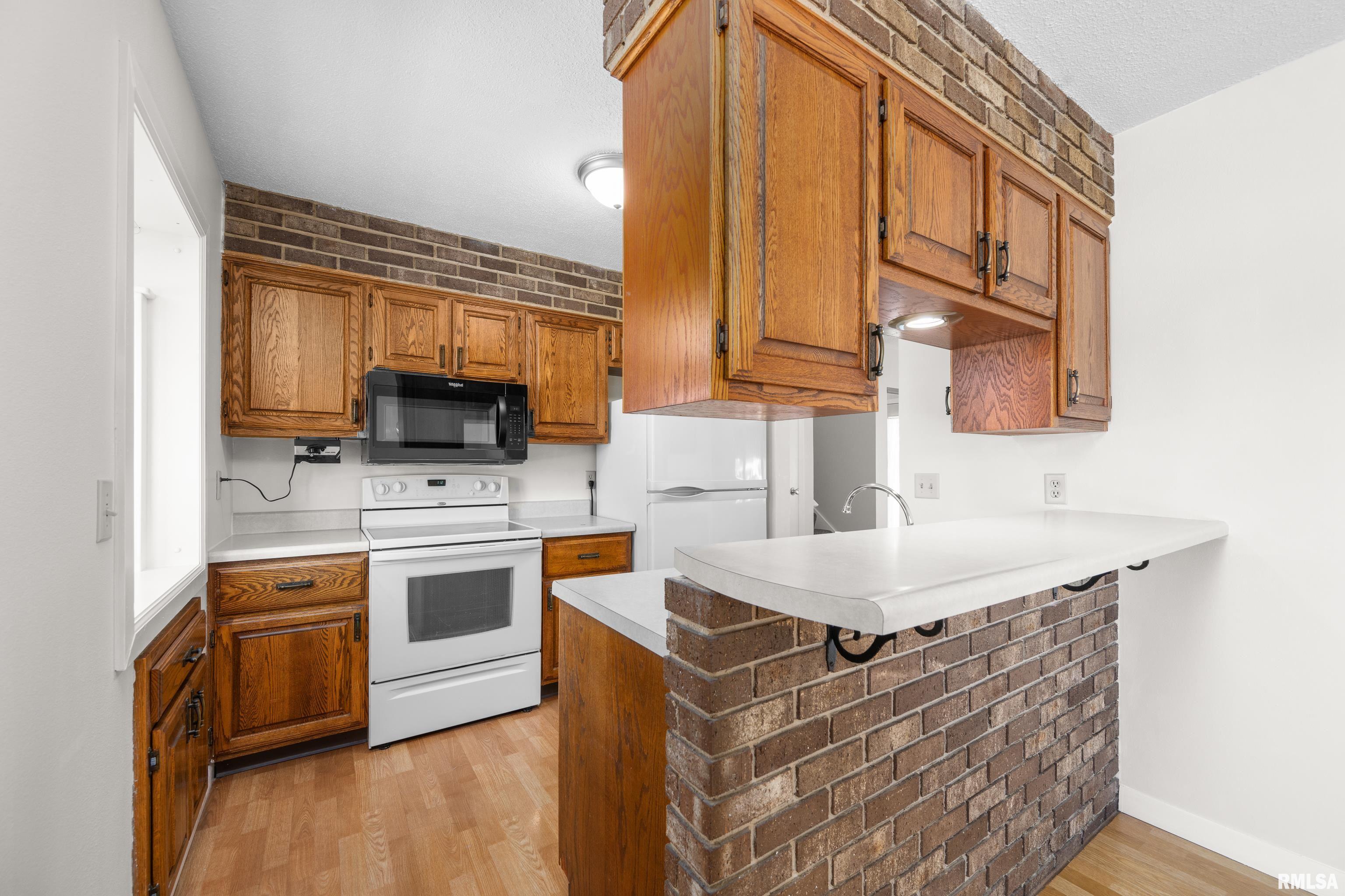 3309 S Hampton Drive, Bettendorf, Iowa image 9