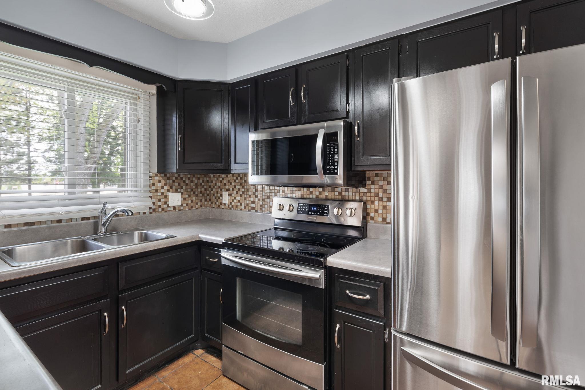 3419 Johnathan Avenue, Bettendorf, Iowa image 9