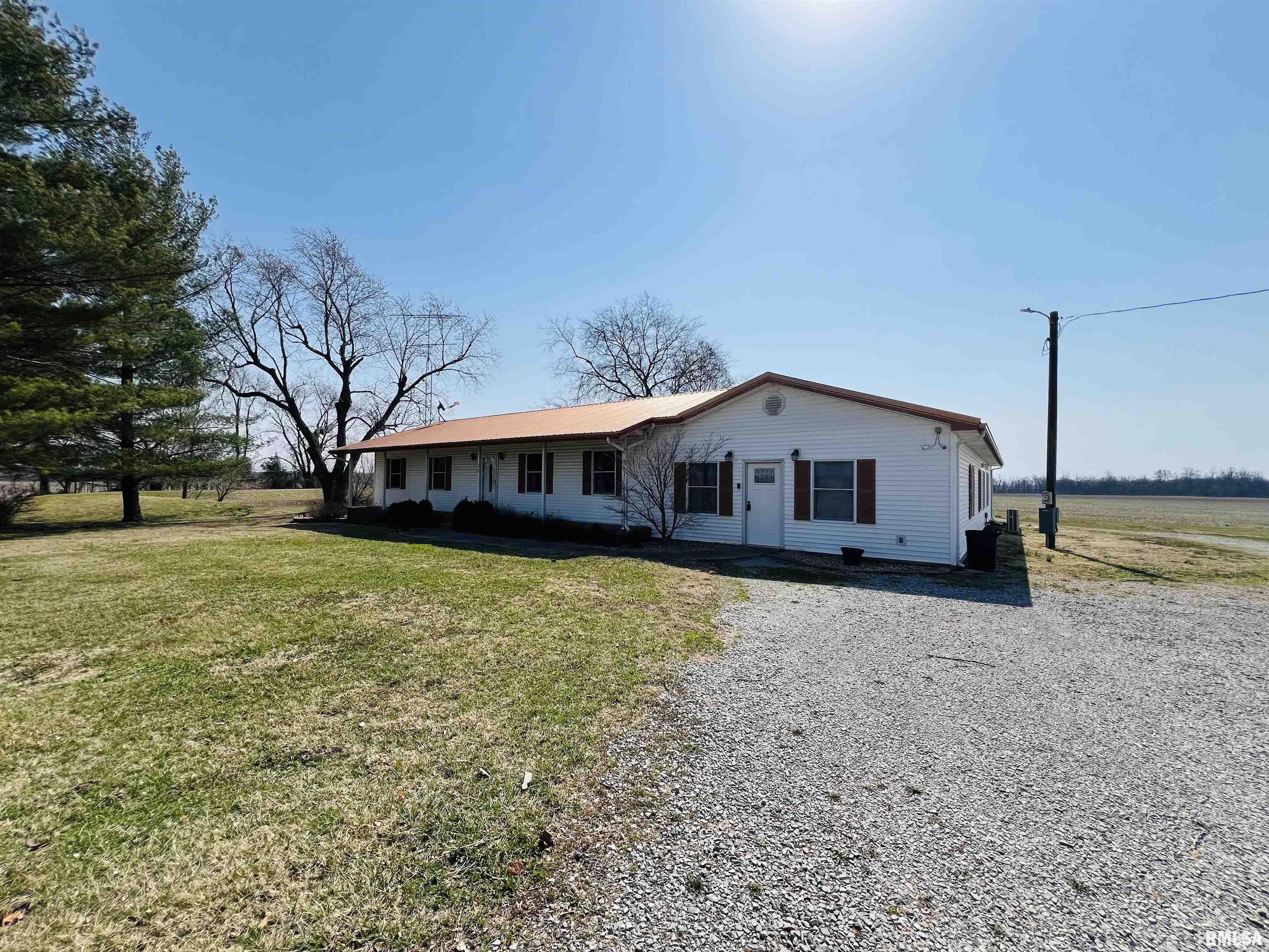 2695 Douglass Road, Eldorado, Illinois image 3