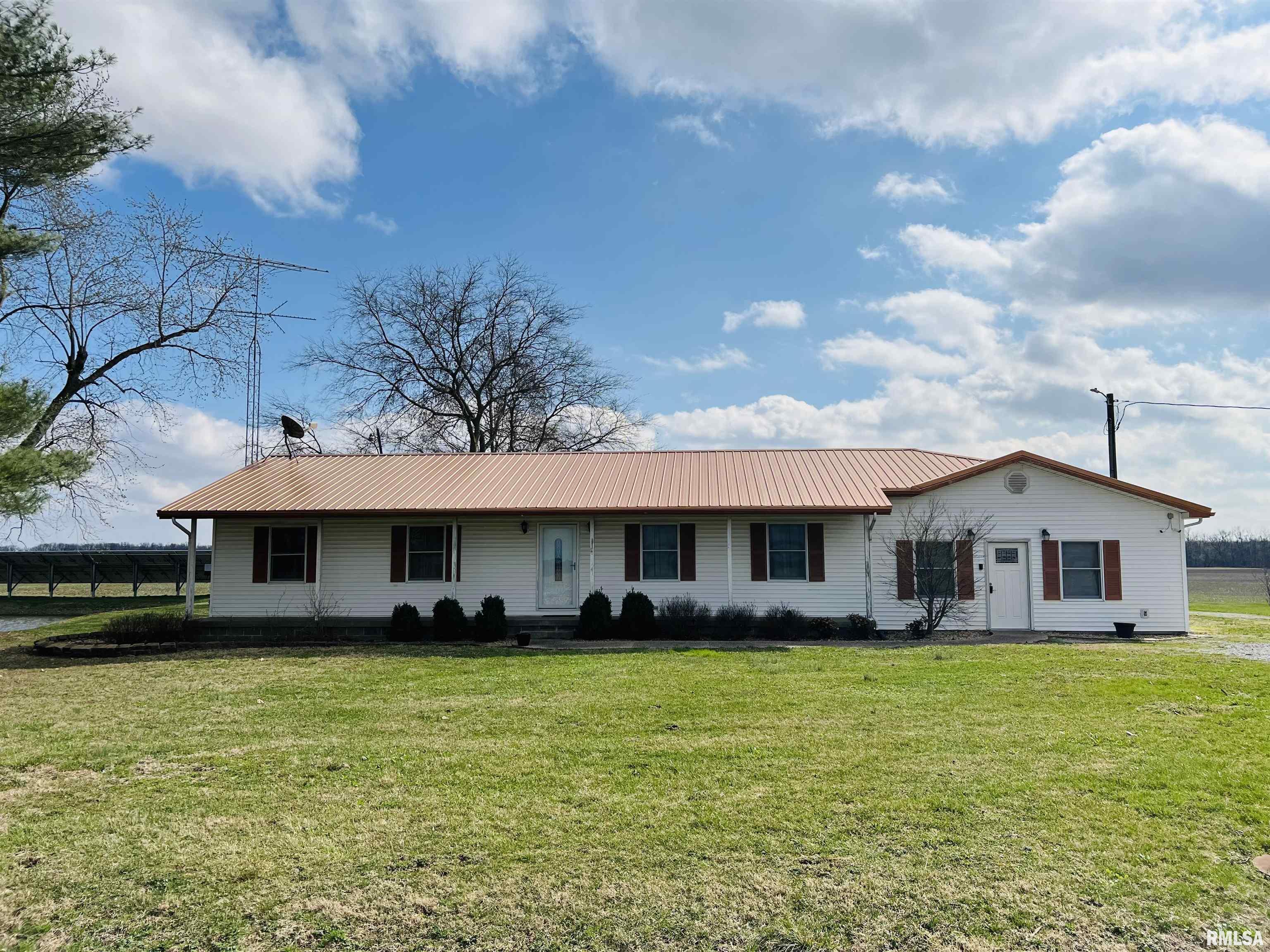 2695 Douglass Road, Eldorado, Illinois image 1