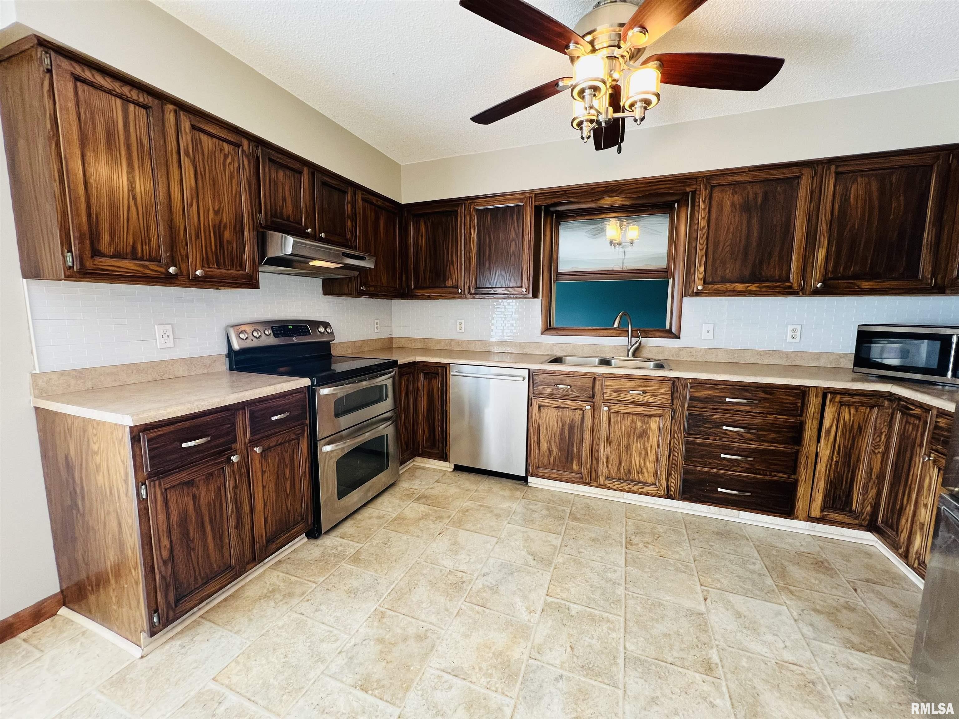 2695 Douglass Road, Eldorado, Illinois image 23