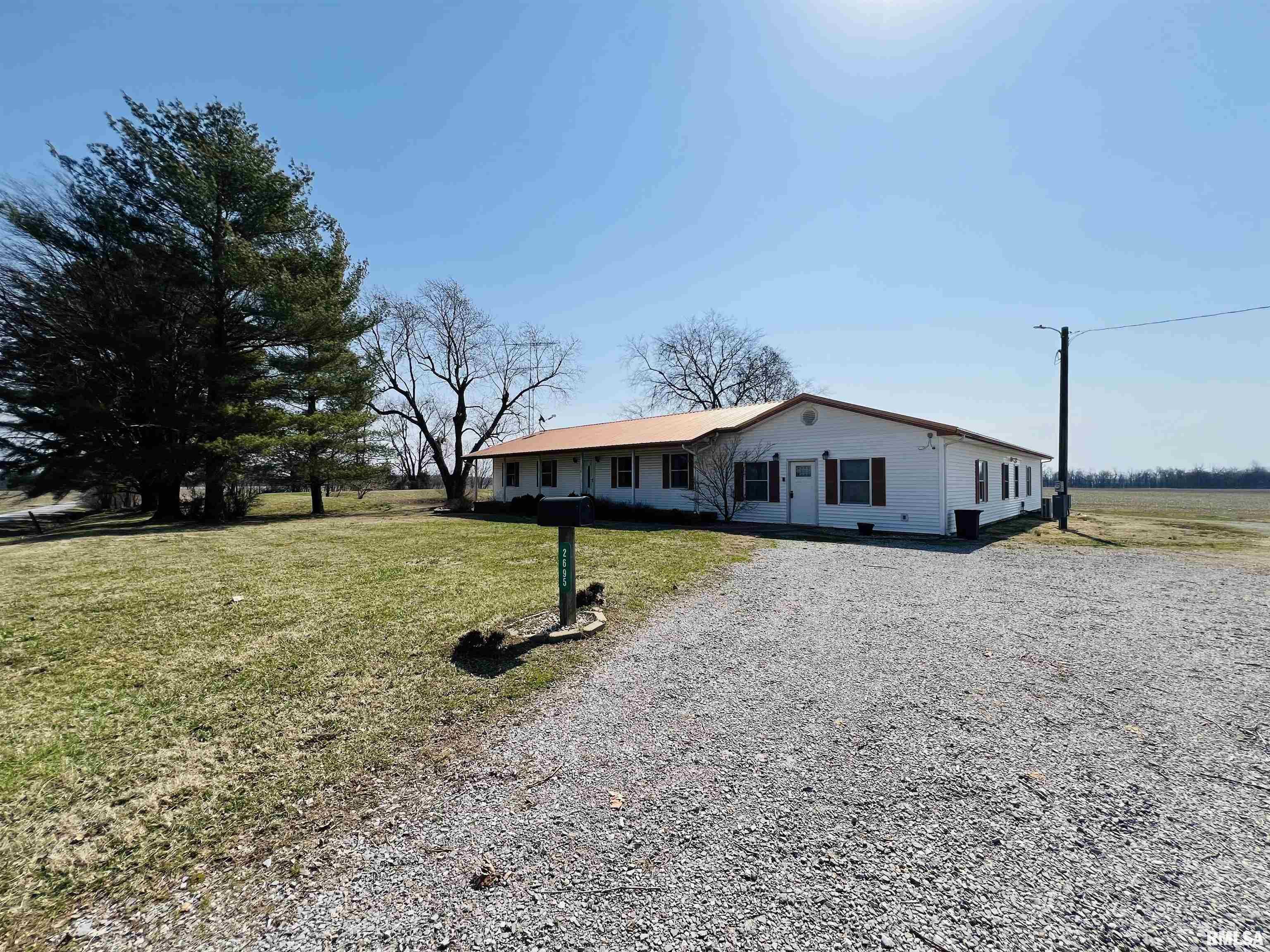 2695 Douglass Road, Eldorado, Illinois image 4