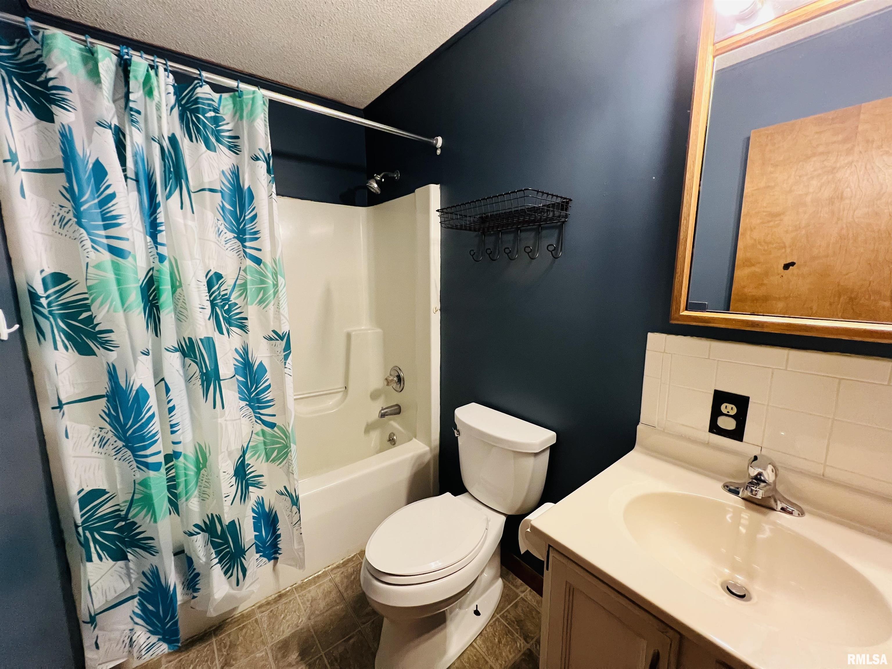 2695 Douglass Road, Eldorado, Illinois image 42