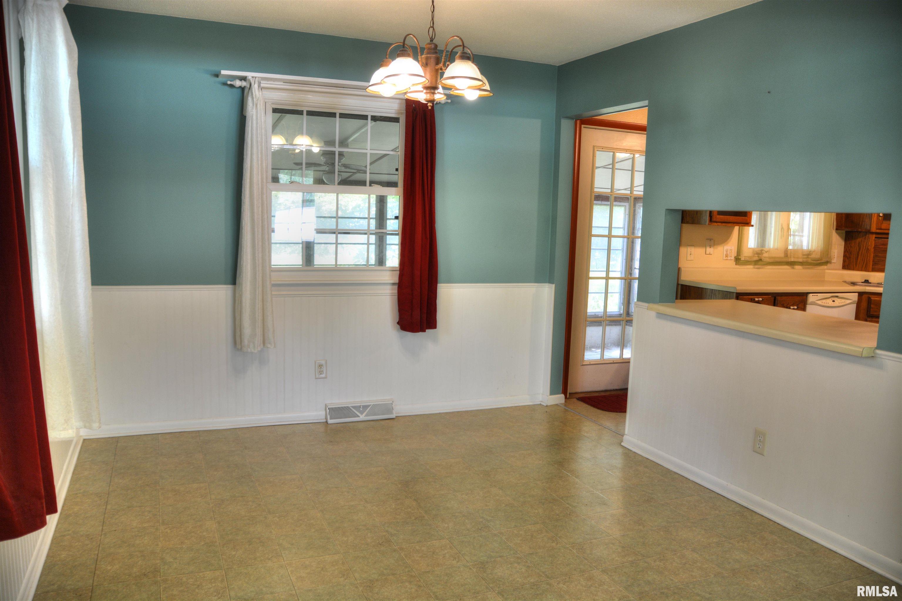 298 Jana Road, Macomb, Illinois image 9