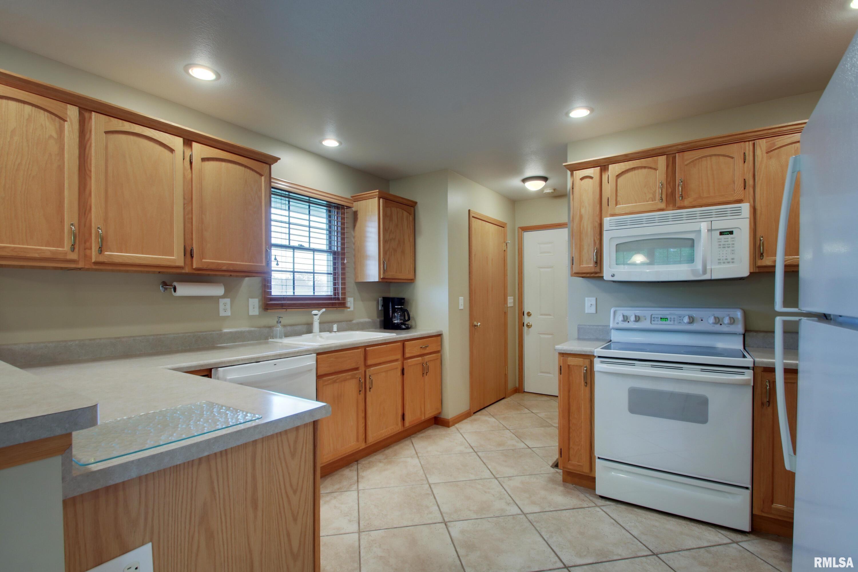 2723 Ridgecrest Drive, Quincy, Illinois image 6