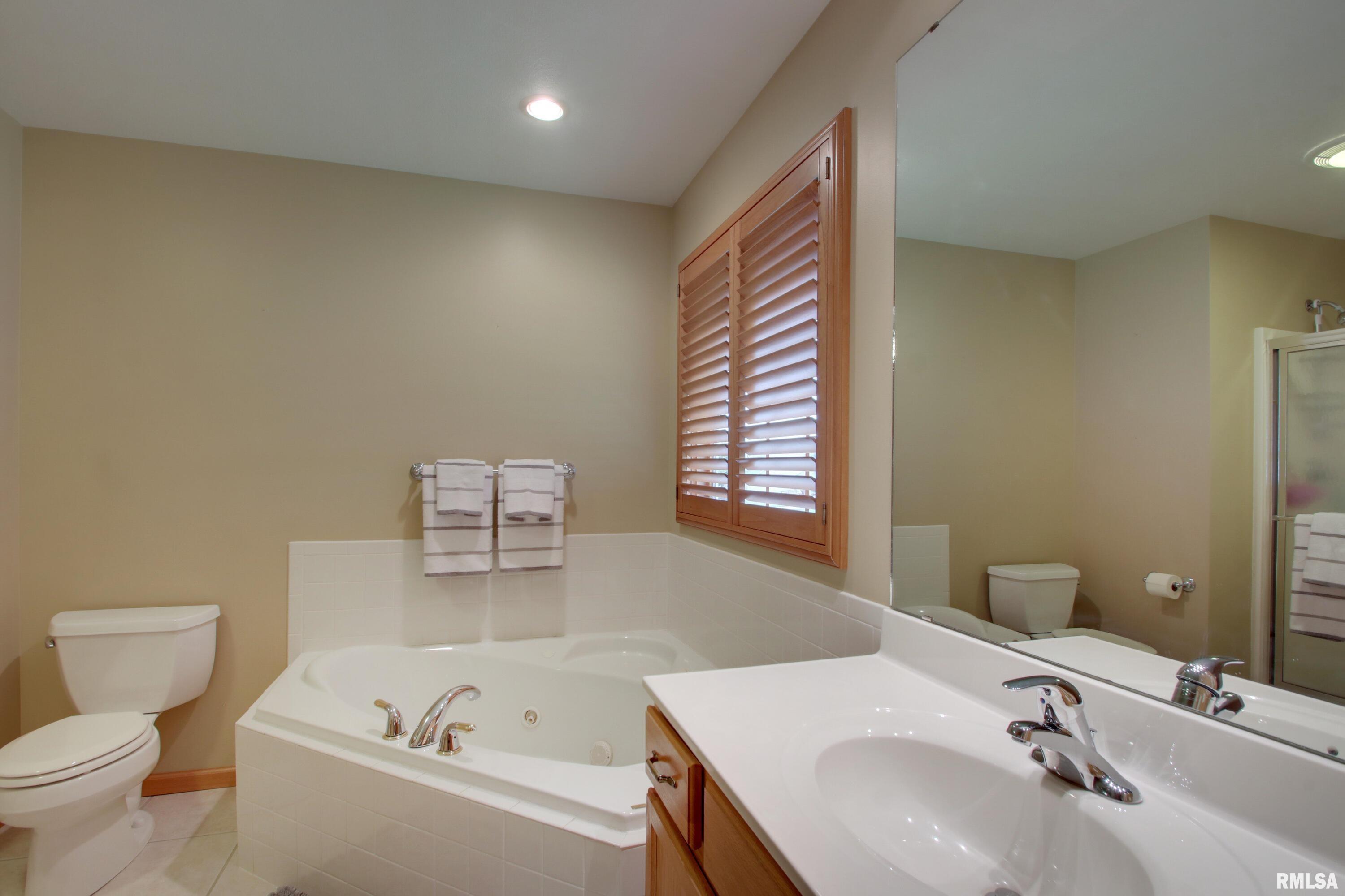 2723 Ridgecrest Drive, Quincy, Illinois image 11