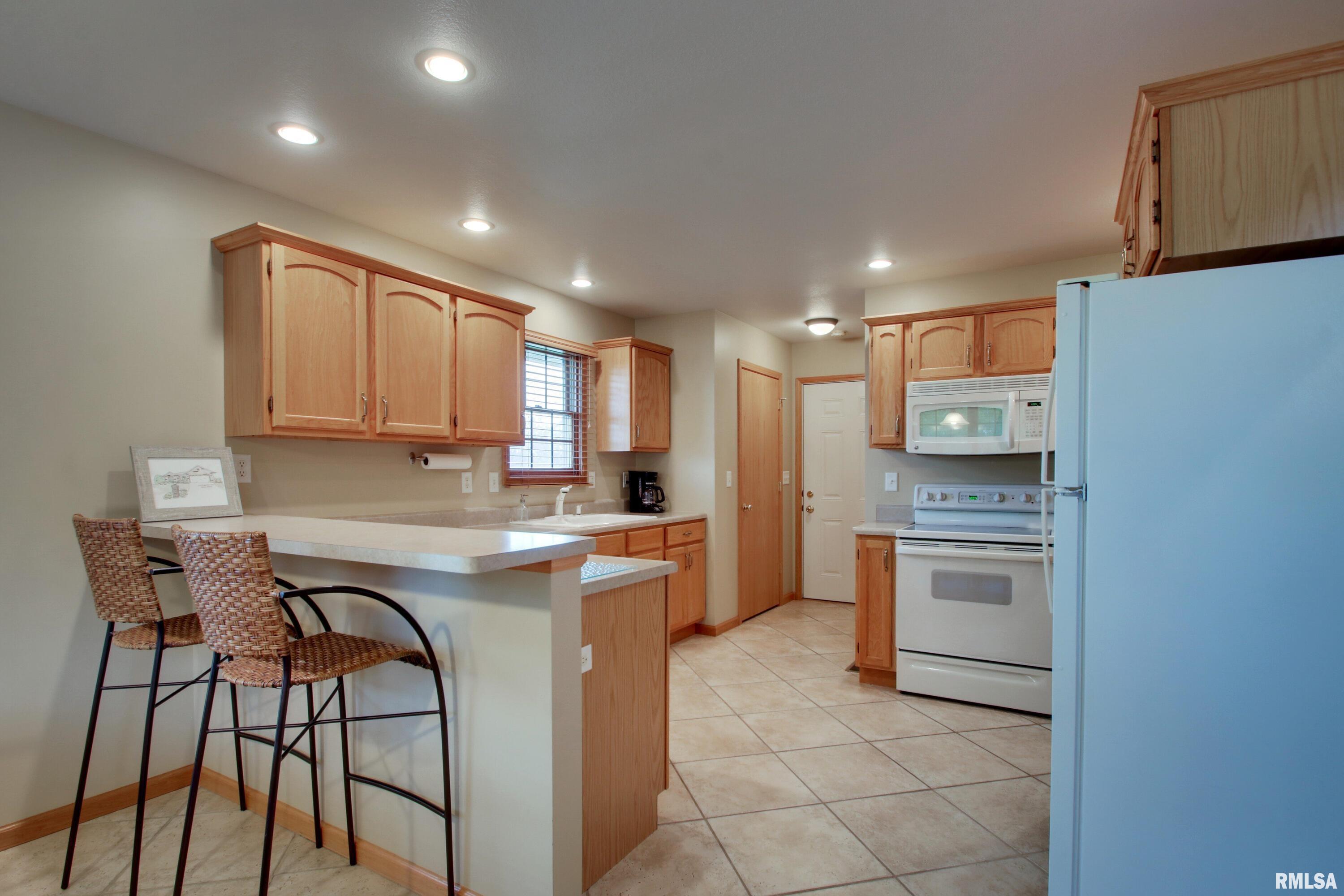 2723 Ridgecrest Drive, Quincy, Illinois image 4